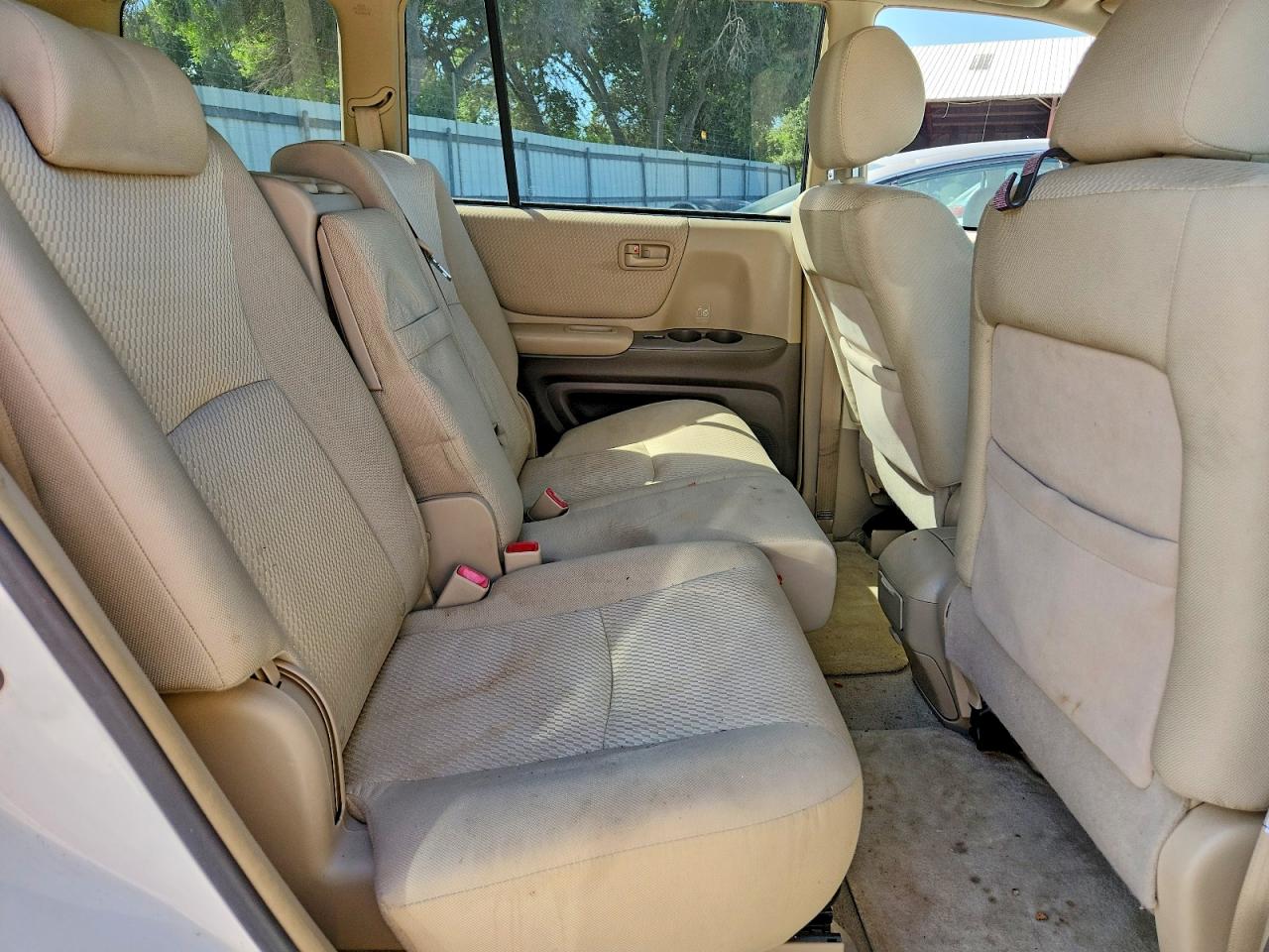 2007 Toyota Highlander Base White vin: JTEDP21A070134738