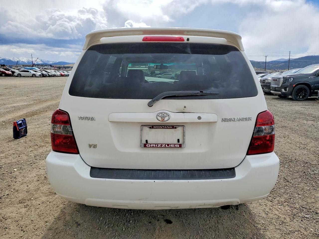 2007 Toyota Highlander Limited White vin: JTEDP21A070142659