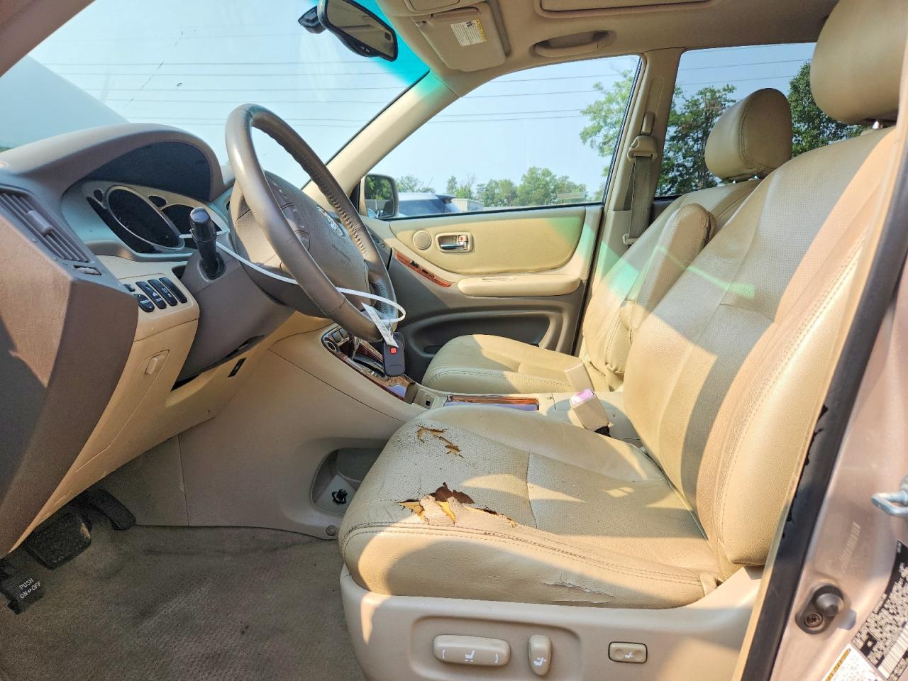 2004 Toyota Highlander Limited Gold vin: JTEDP21A140031078