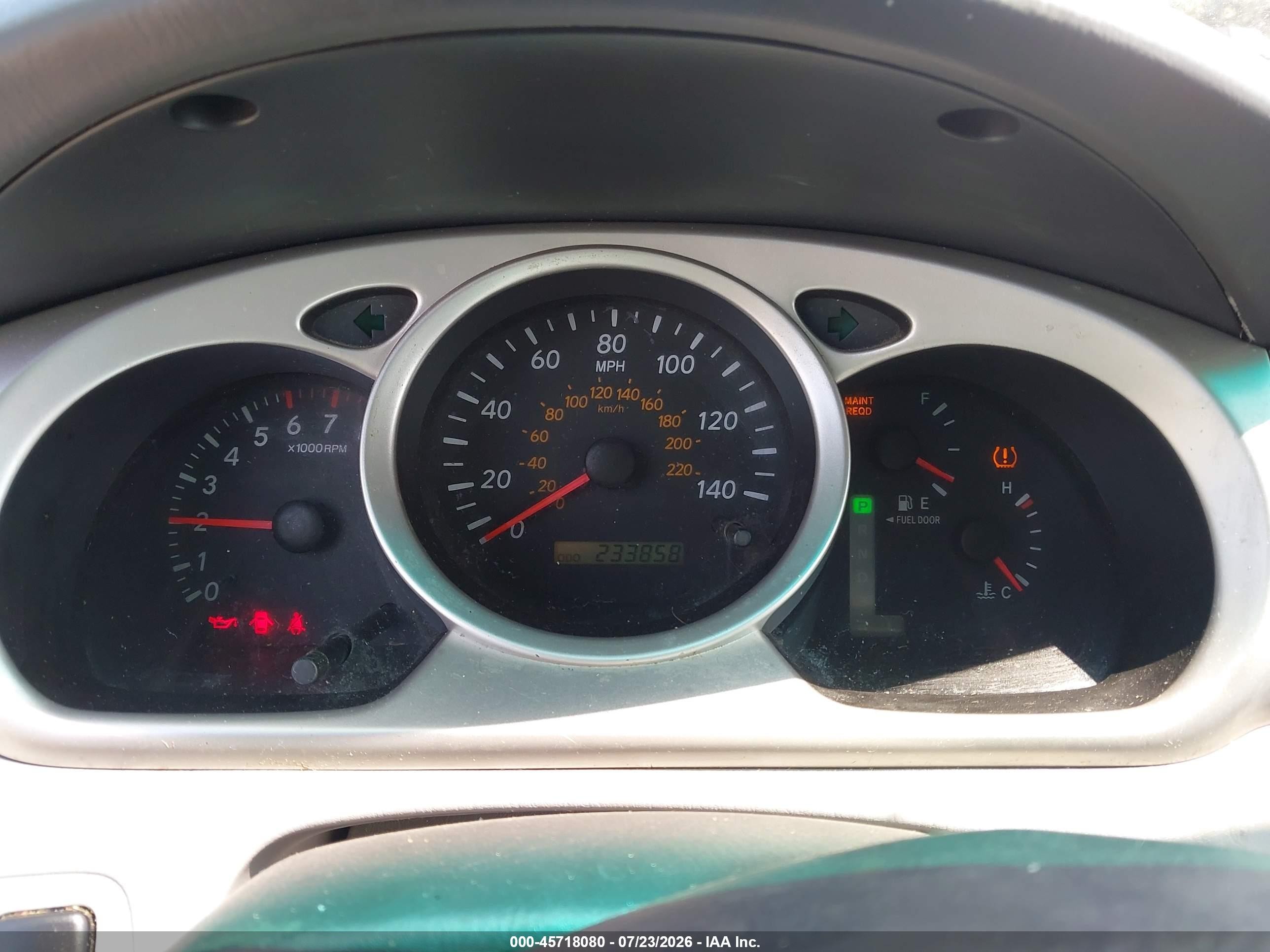 2005 Toyota Highlander V6 Silver vin: JTEDP21A150082565