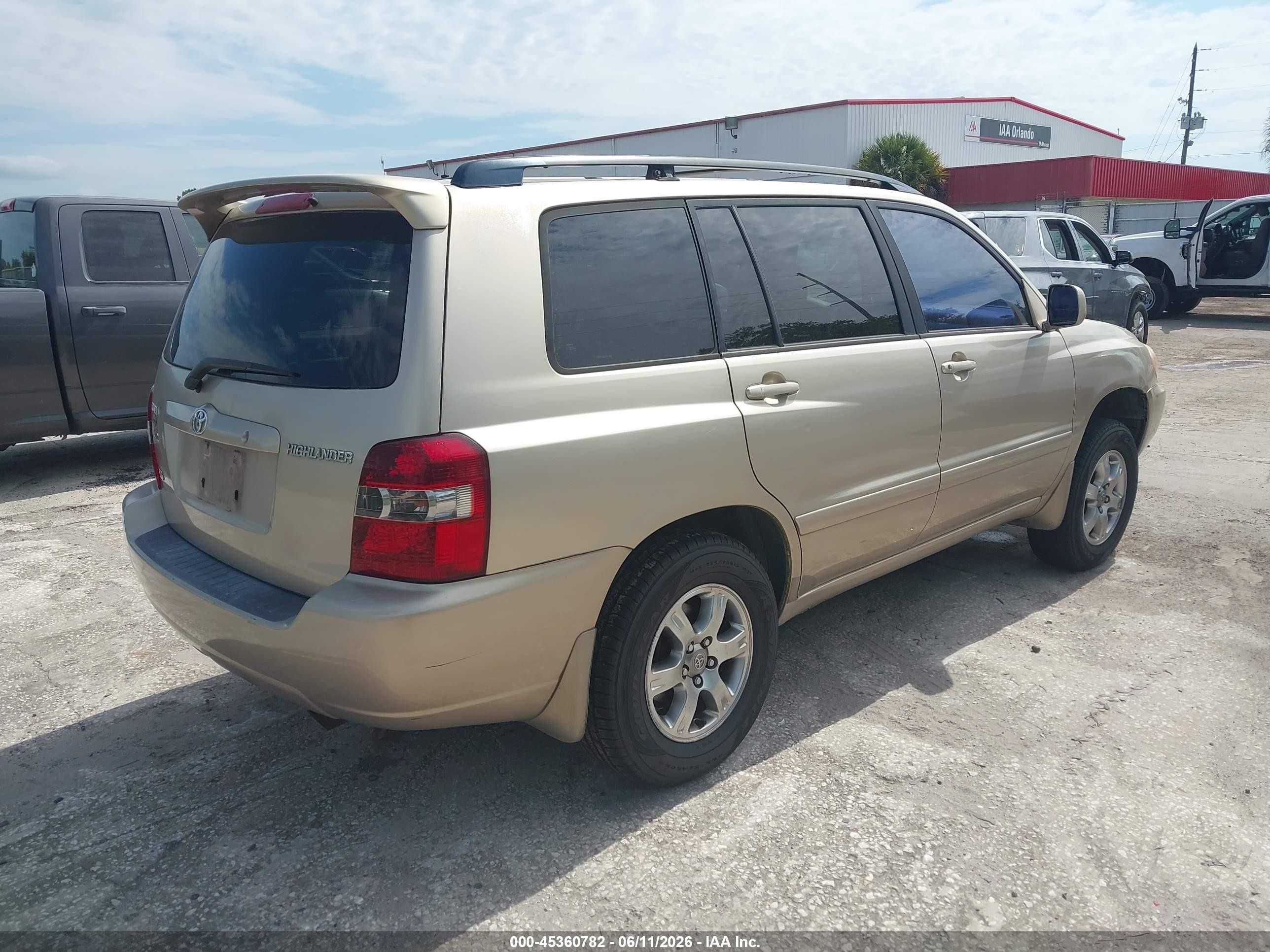 2006 Toyota Highlander V6 Gold vin: JTEDP21A160096015