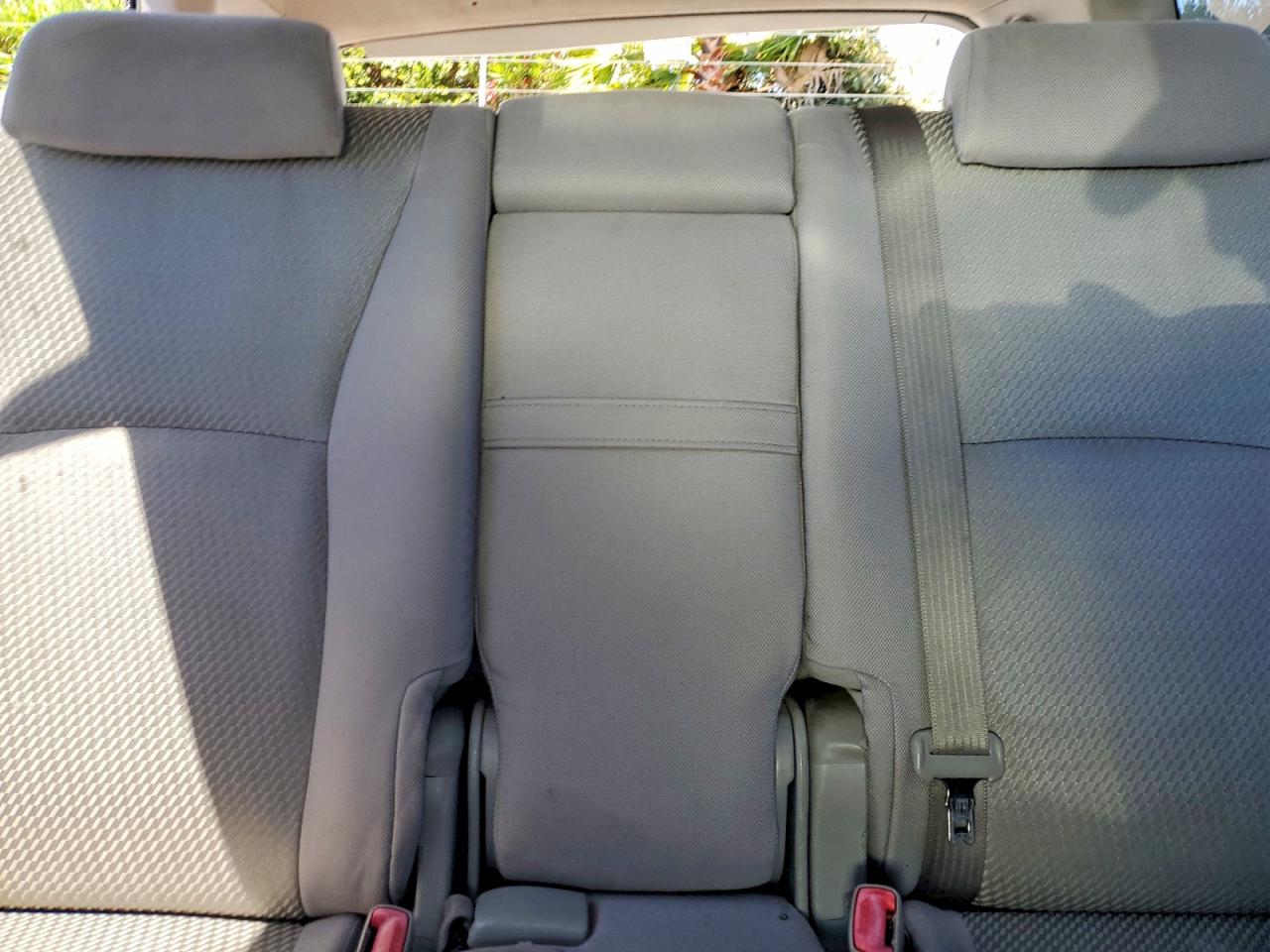 2004 Toyota Highlander Base Gray vin: JTEDP21A240031056
