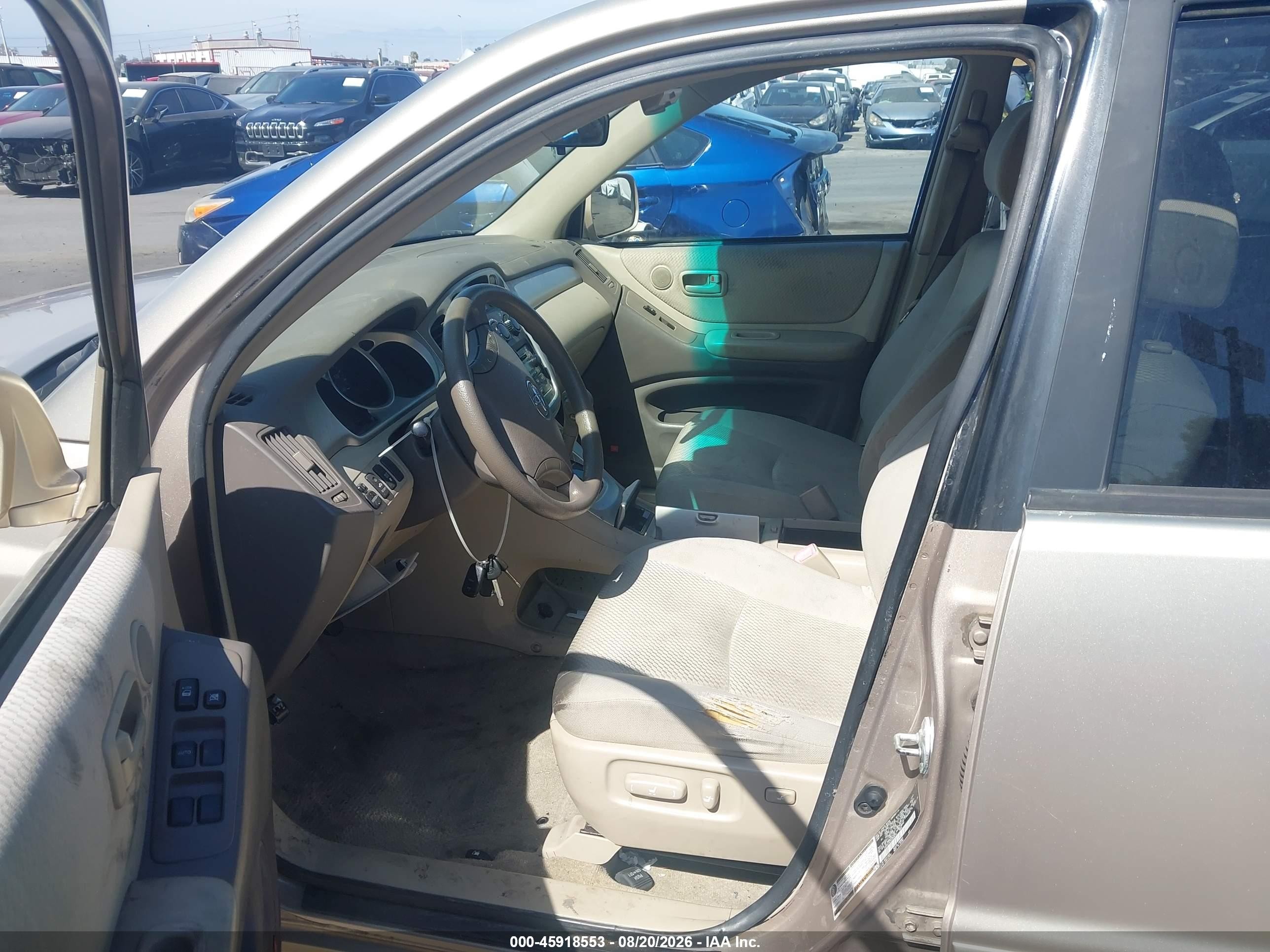 2005 Toyota Highlander V6 Gold vin: JTEDP21A250052619