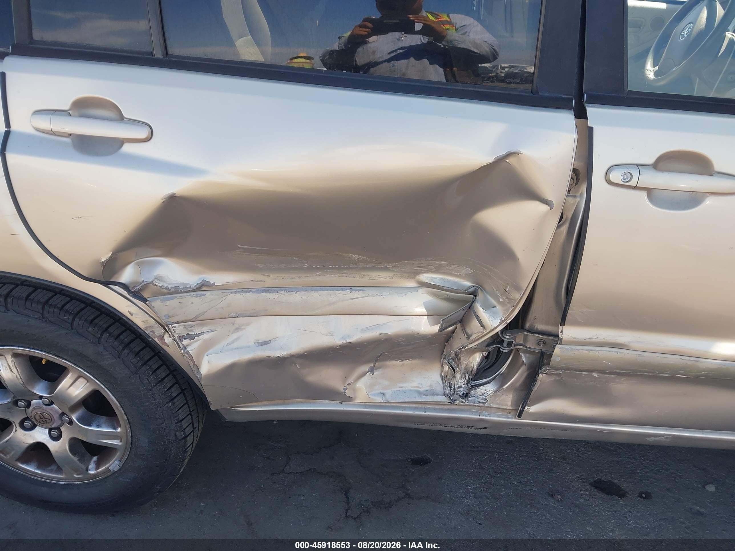 2005 Toyota Highlander V6 Gold vin: JTEDP21A250052619