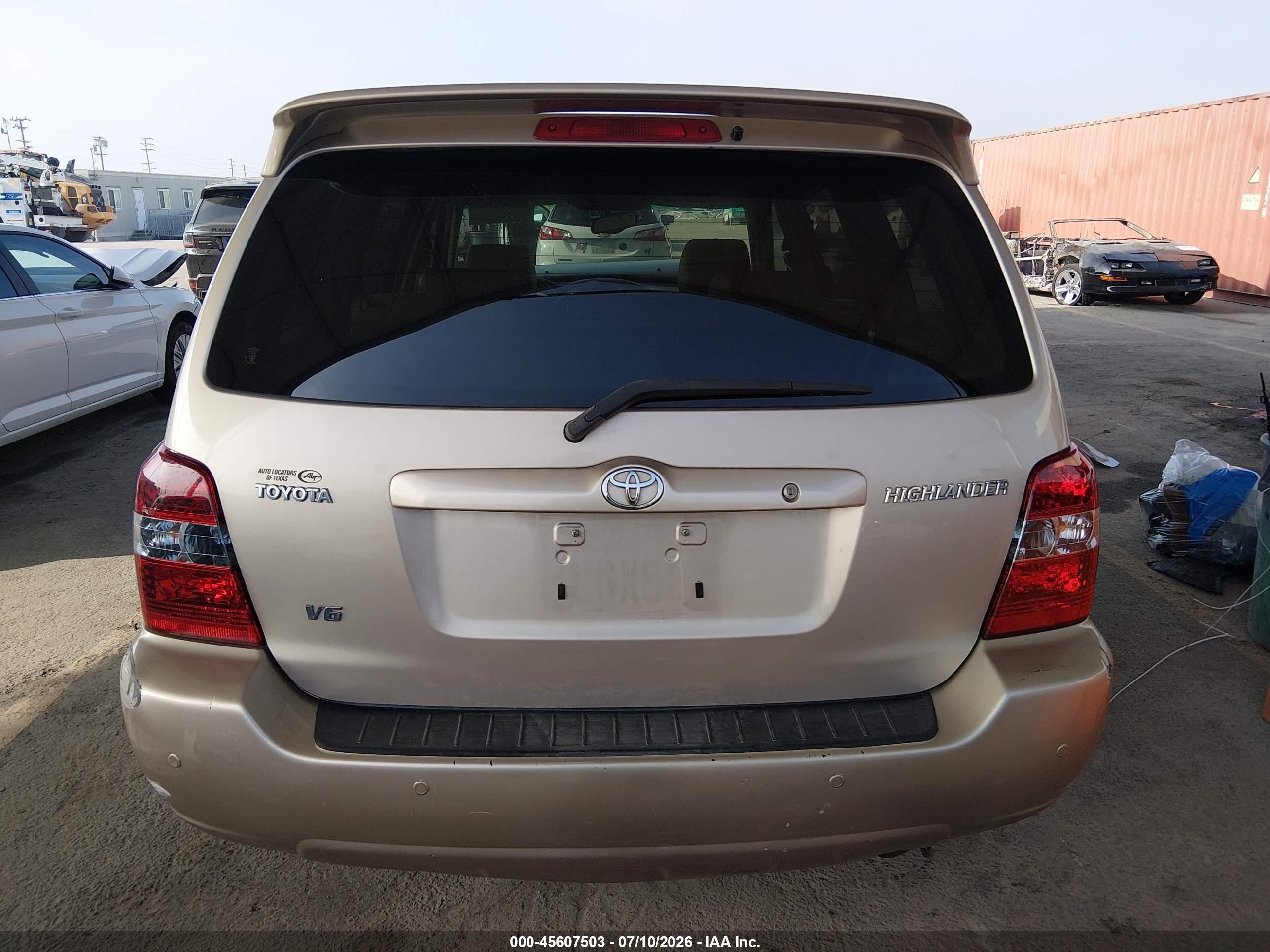 2005 Toyota Highlander Limited V6 Gold vin: JTEDP21A250082526
