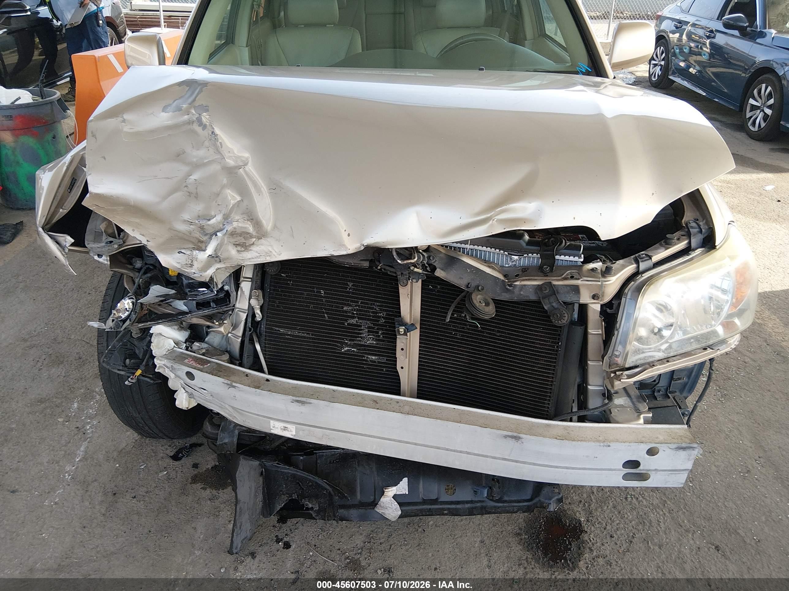 2005 Toyota Highlander Limited V6 Gold vin: JTEDP21A250082526