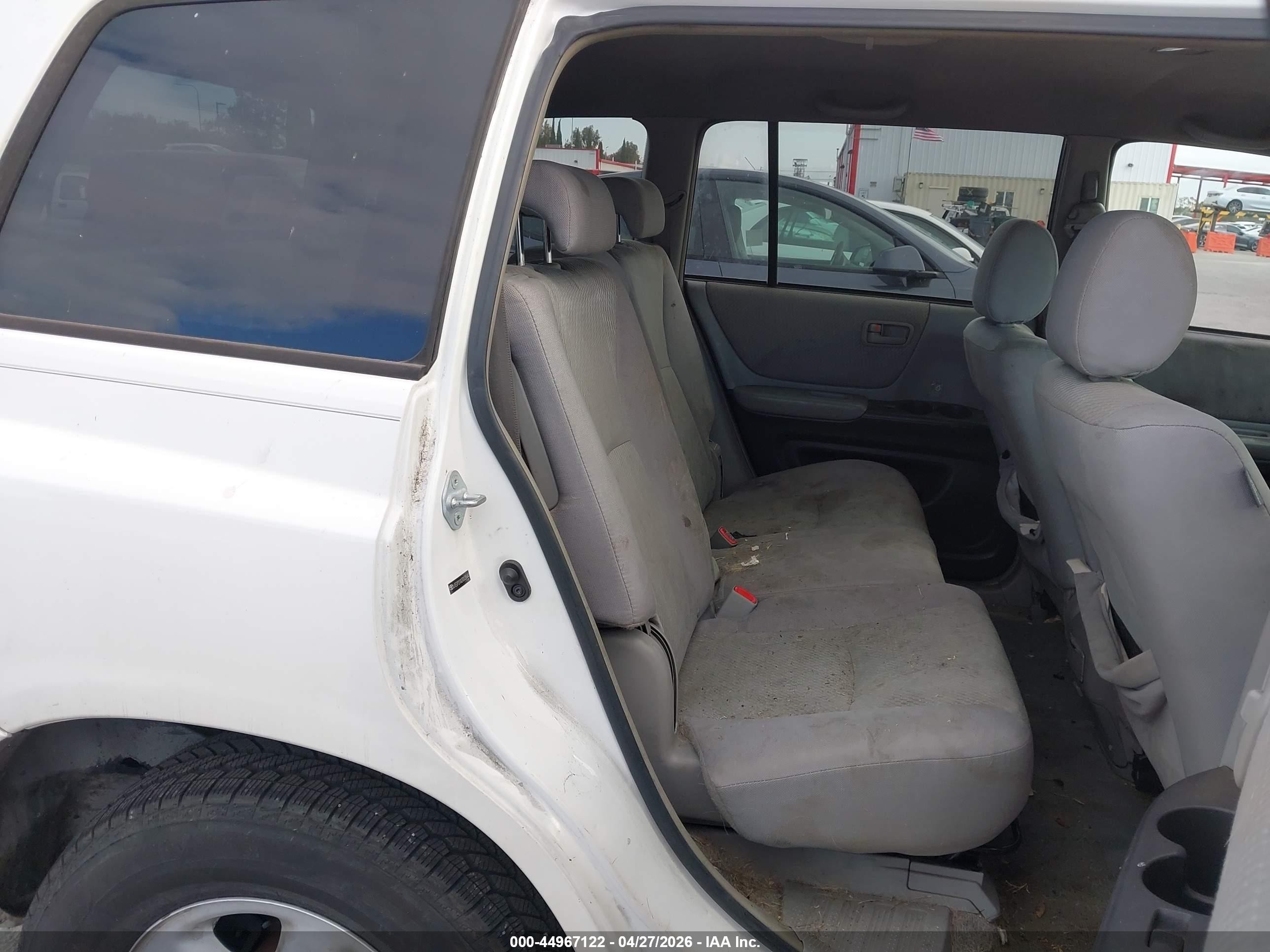 2007 Toyota Highlander V6 White vin: JTEDP21A270135440