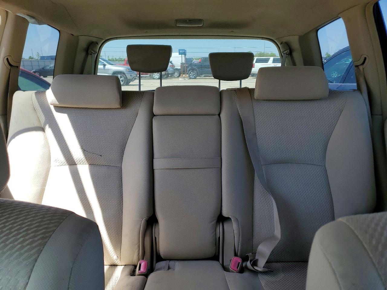 2007 Toyota Highlander Base Gold vin: JTEDP21A270138578