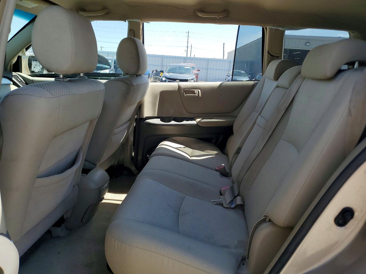 2007 Toyota Highlander Base Gold vin: JTEDP21A270138578