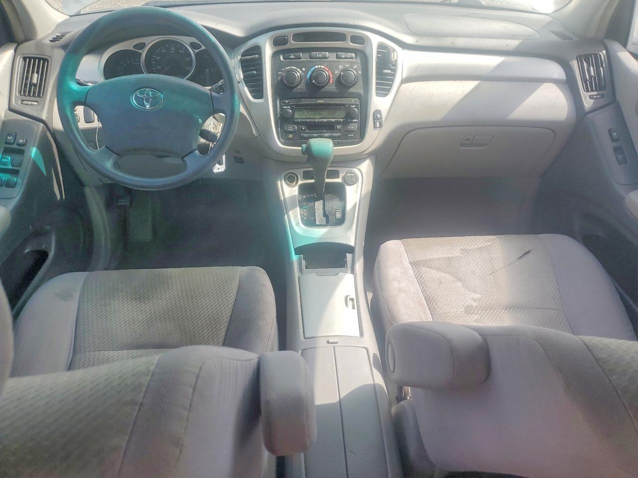 2004 Toyota Highlander Base Silver vin: JTEDP21A340003914