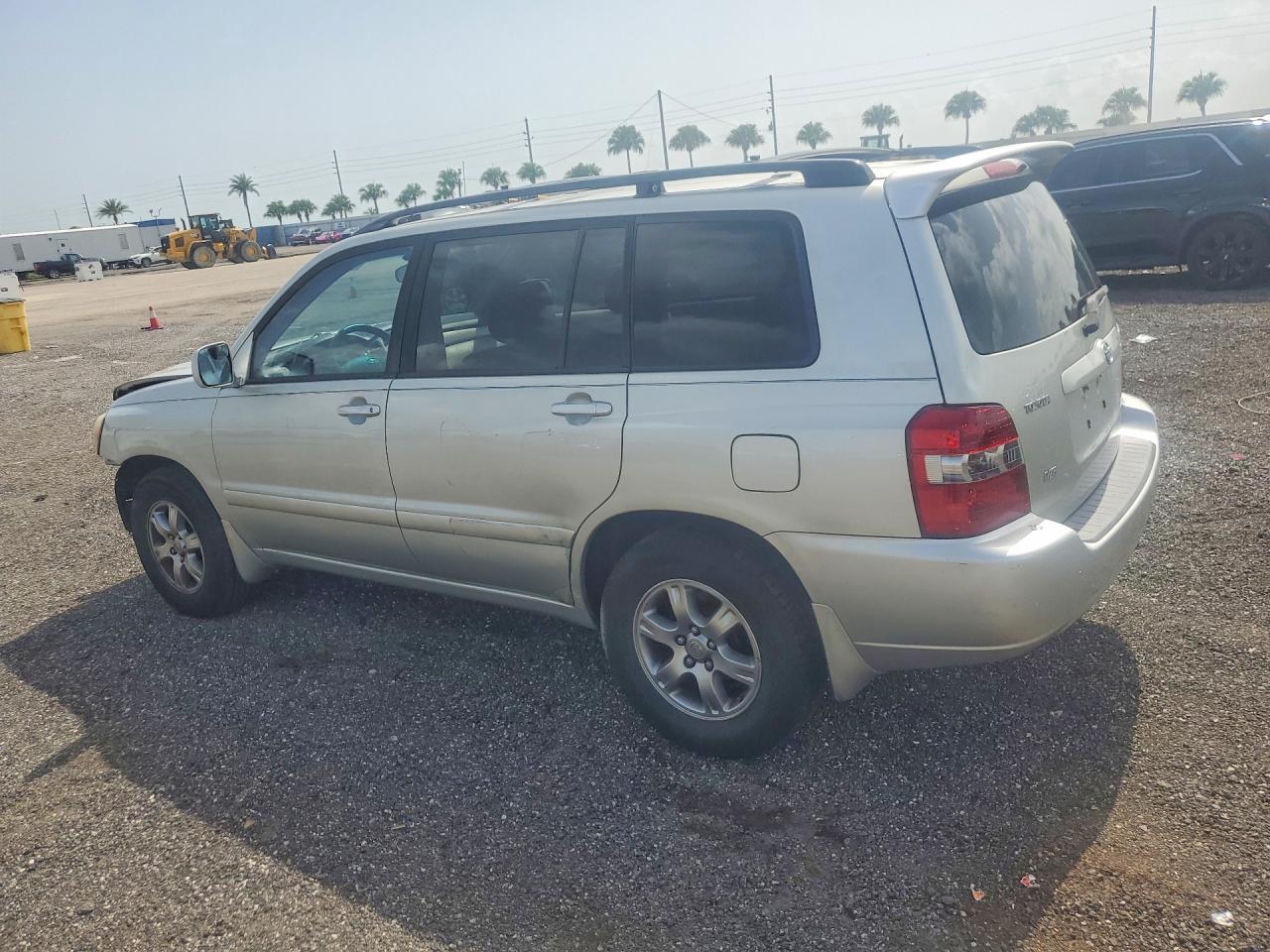 2004 Toyota Highlander Base Silver vin: JTEDP21A340003914