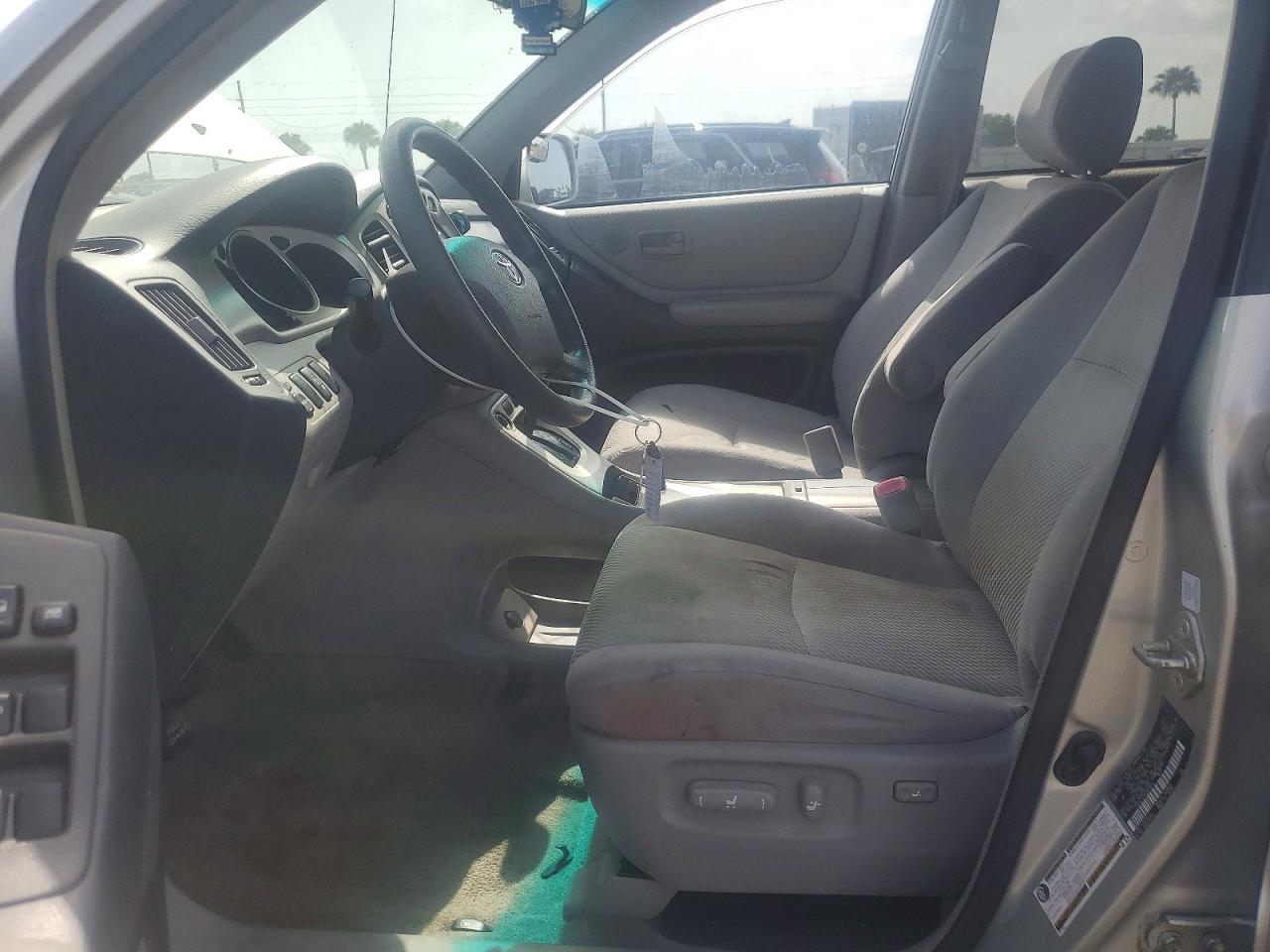 2004 Toyota Highlander Base Silver vin: JTEDP21A340003914