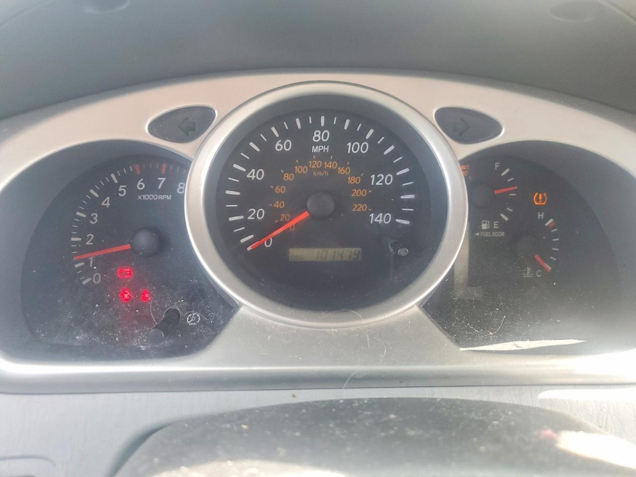 2004 Toyota Highlander Base Silver vin: JTEDP21A340003914