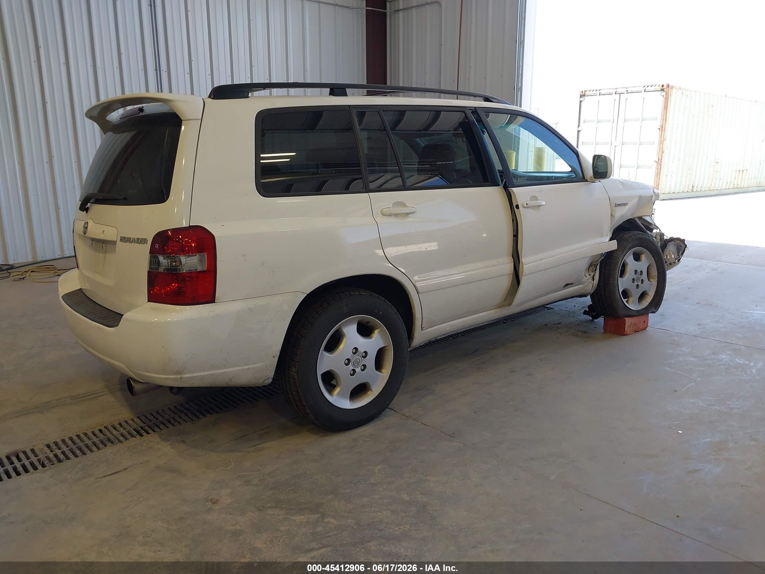 2004 Toyota Highlander Limited V6 White vin: JTEDP21A340024388