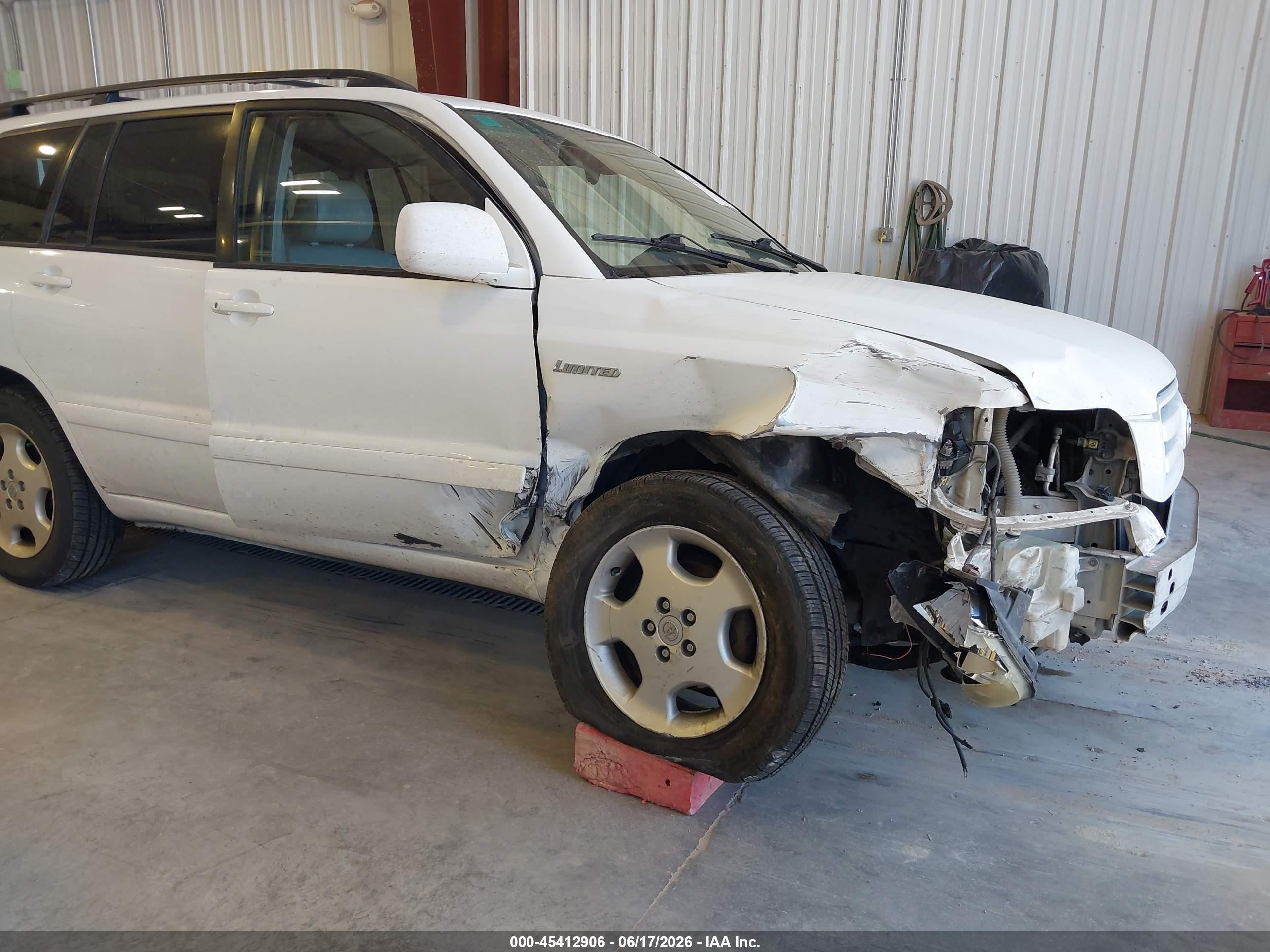 2004 Toyota Highlander Limited V6 White vin: JTEDP21A340024388