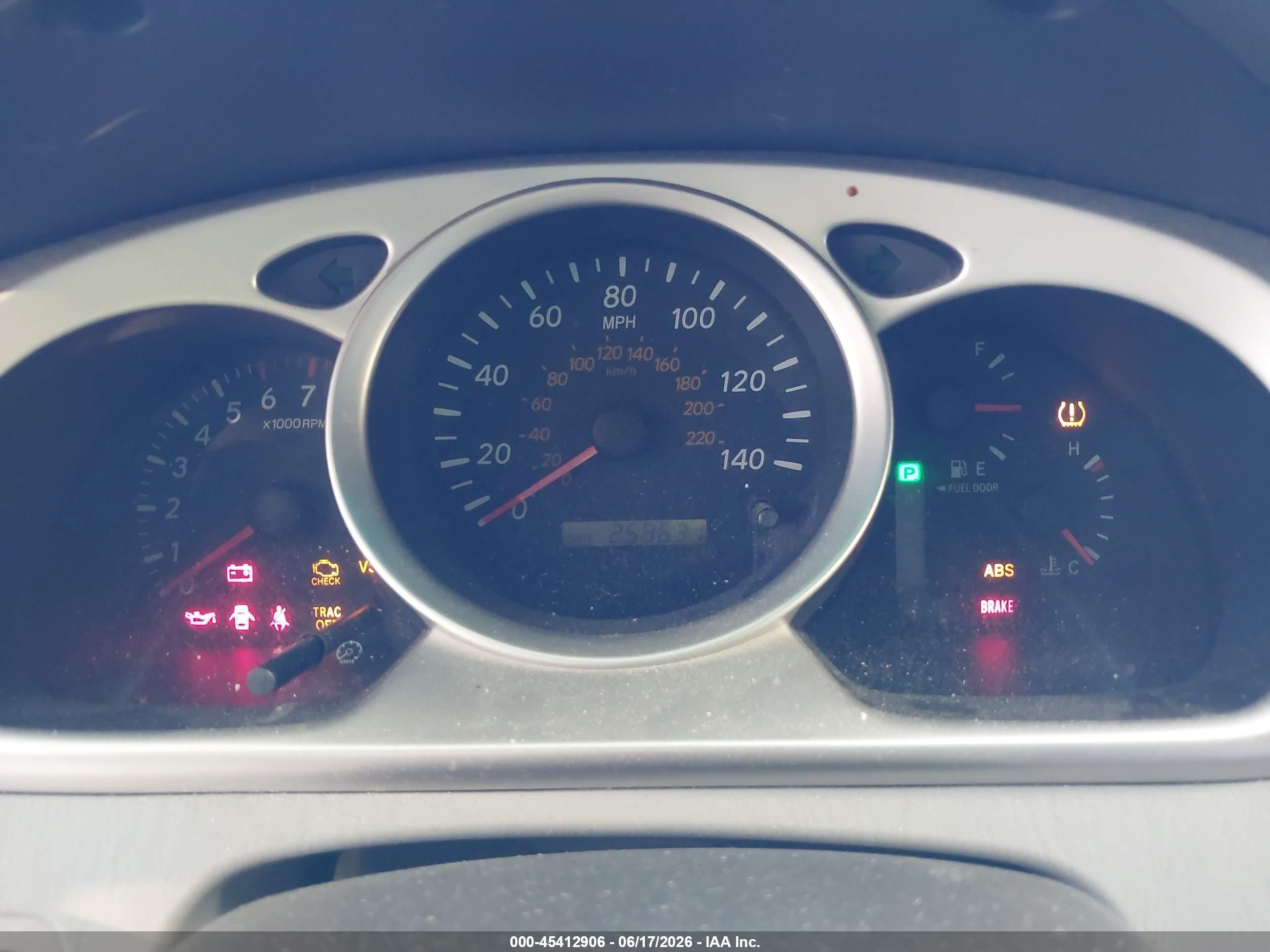 2004 Toyota Highlander Limited V6 White vin: JTEDP21A340024388