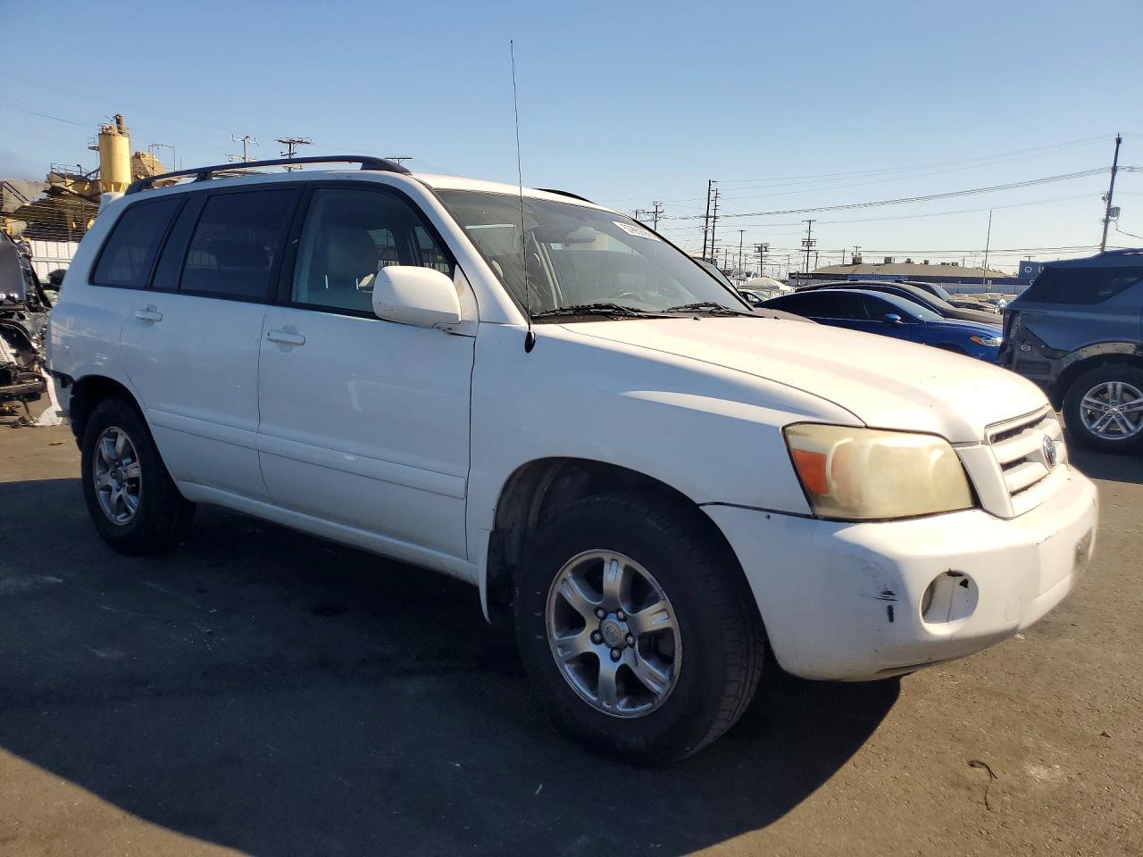 2004 Toyota Highlander Base White vin: JTEDP21A340034824