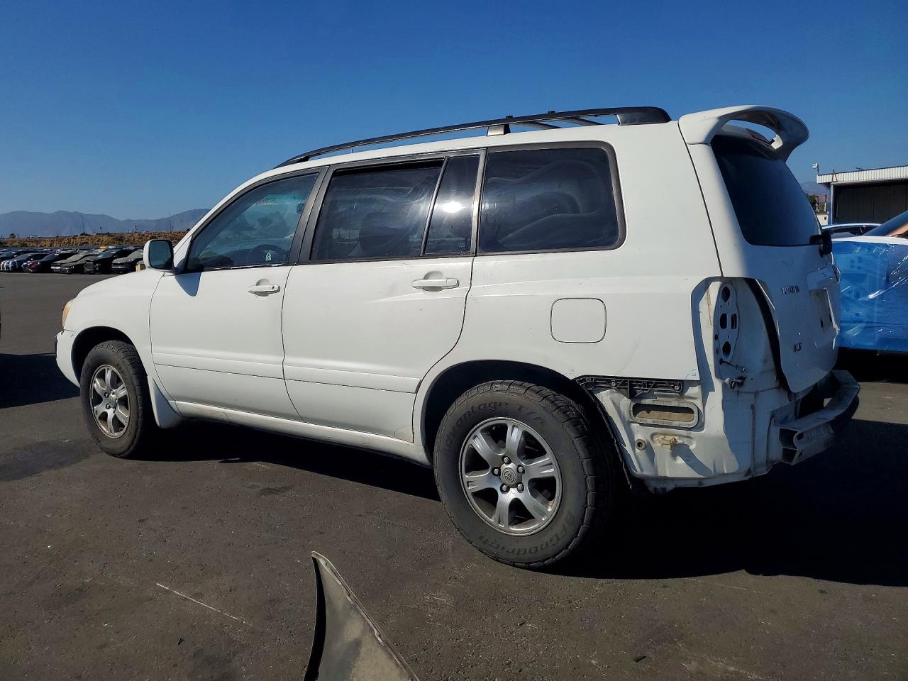 2004 Toyota Highlander Base White vin: JTEDP21A340034824