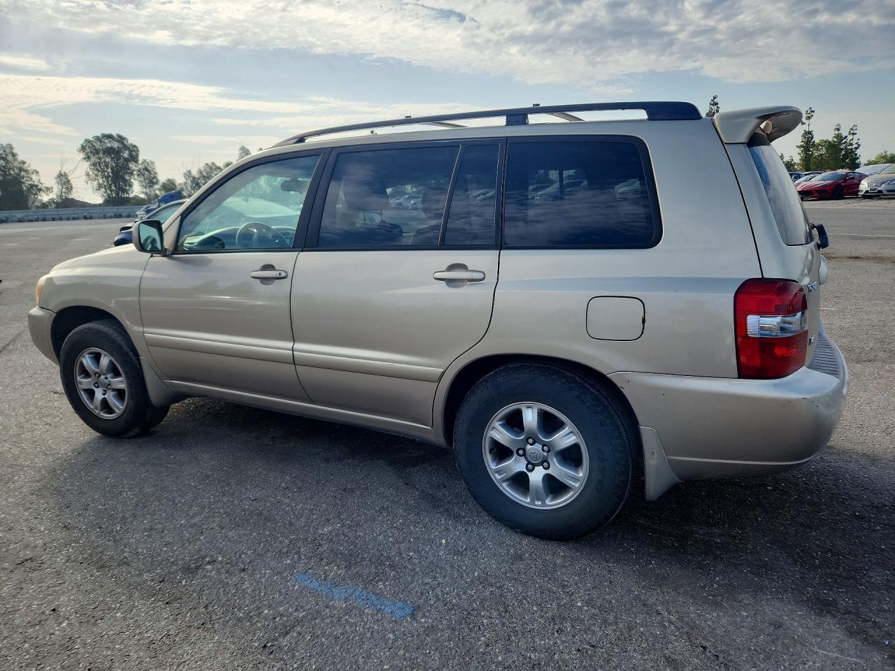 2005 Toyota Highlander Limited Cream vin: JTEDP21A350078601