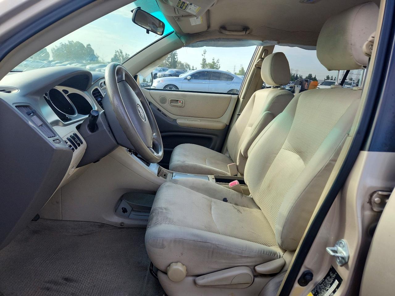 2005 Toyota Highlander Limited Cream vin: JTEDP21A350078601