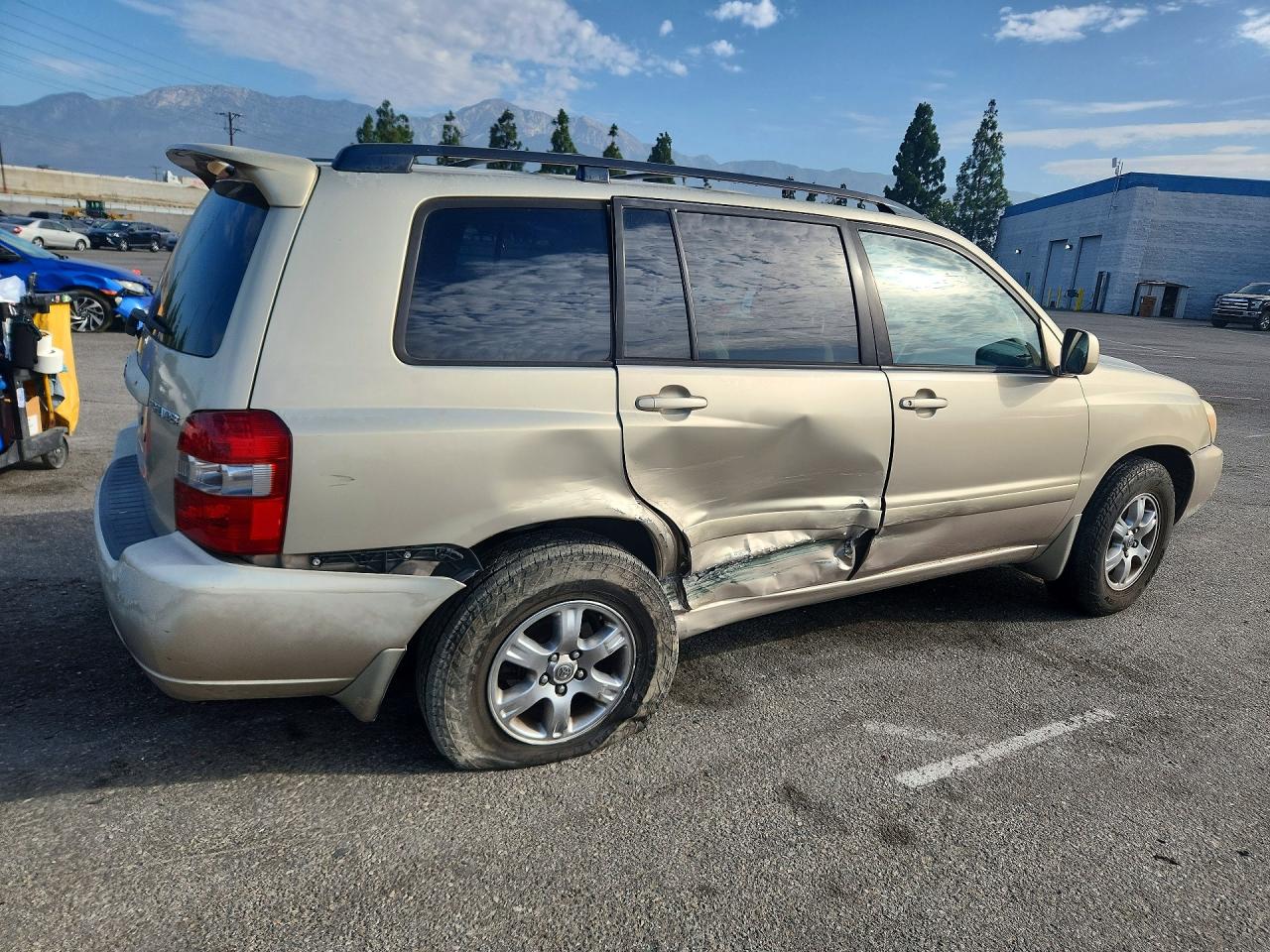 2005 Toyota Highlander Limited Cream vin: JTEDP21A350078601