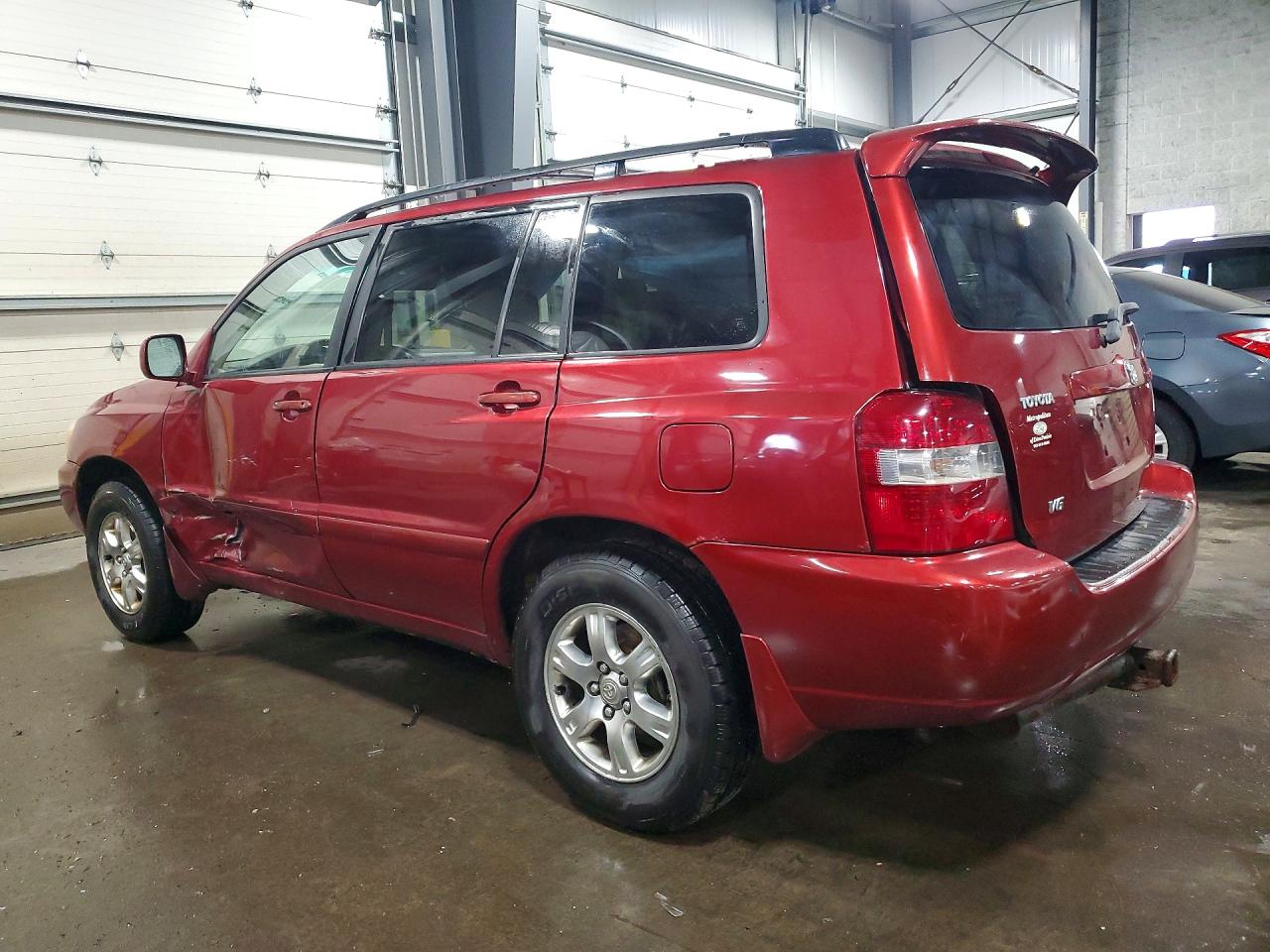 2007 Toyota Highlander Base Red vin: JTEDP21A370140310