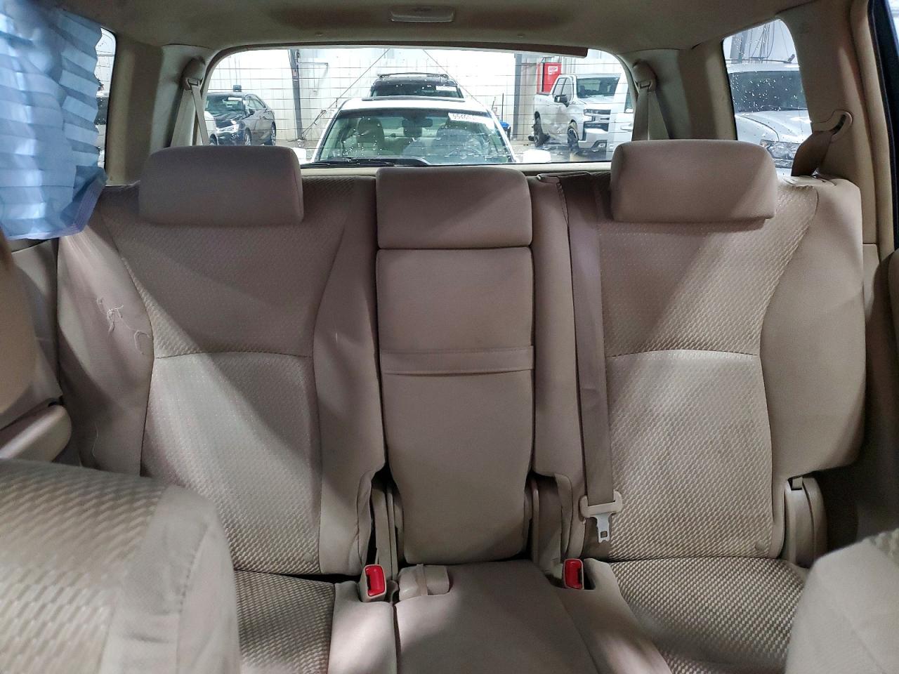 2007 Toyota Highlander Base Red vin: JTEDP21A370140310