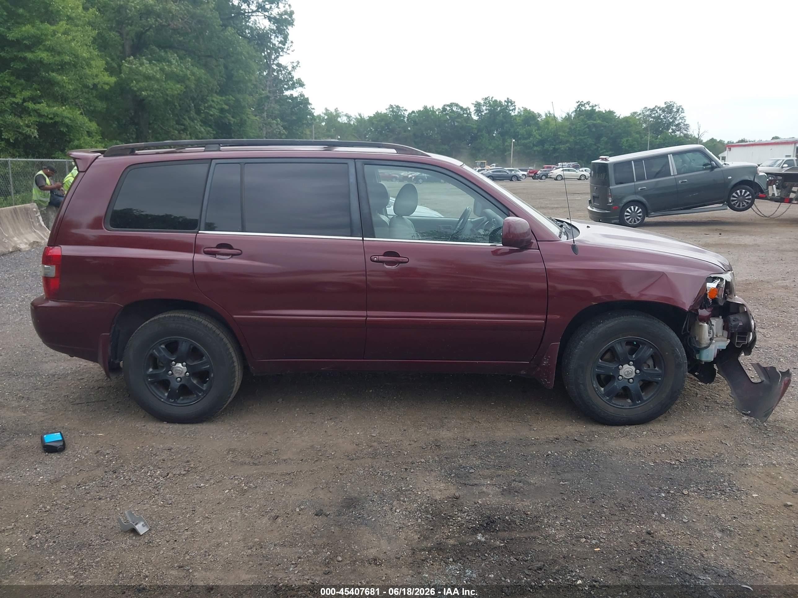 2004 Toyota Highlander V6 Red vin: JTEDP21A440006546