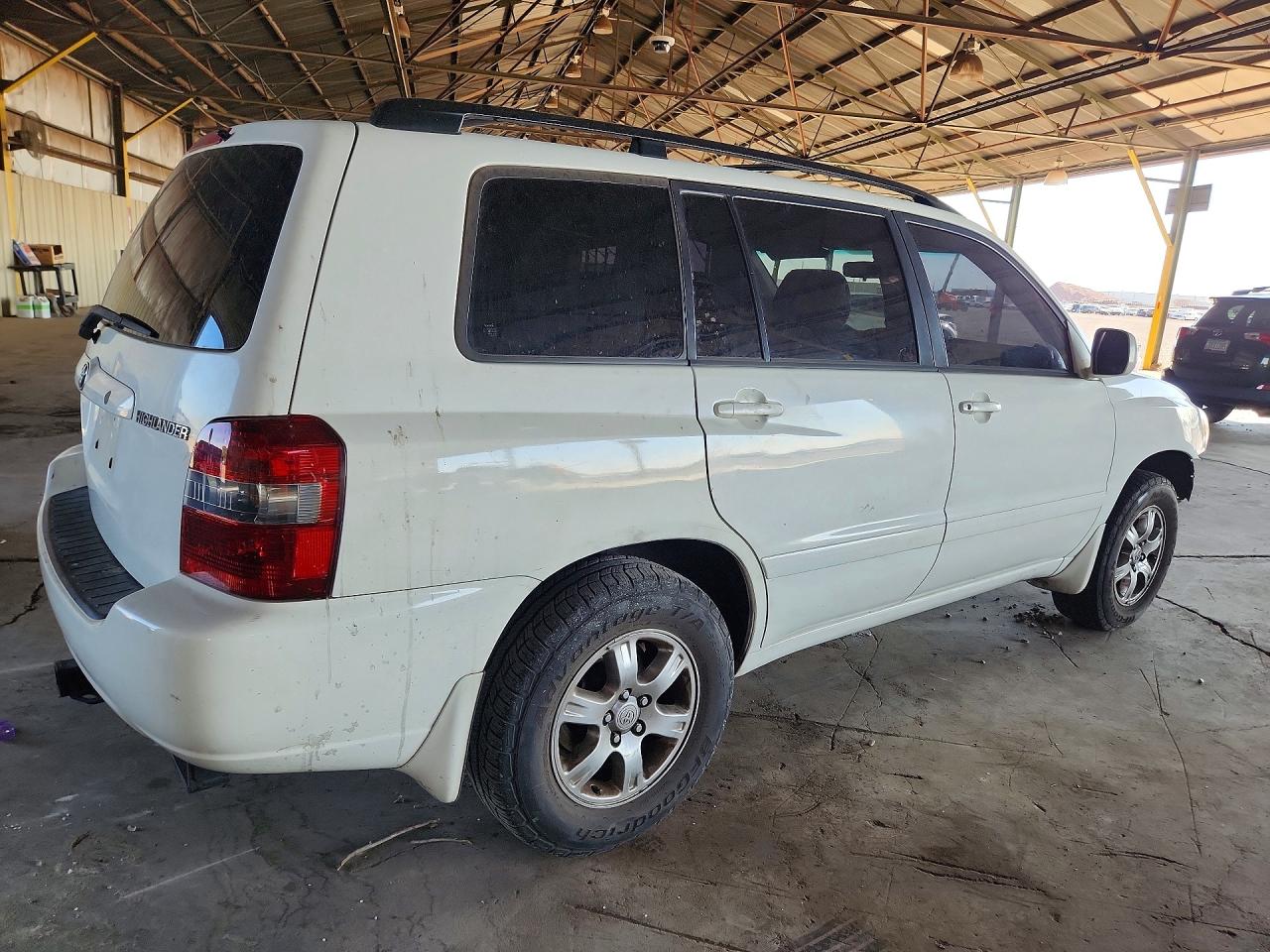 2005 Toyota Highlander Limited White vin: JTEDP21A450047258