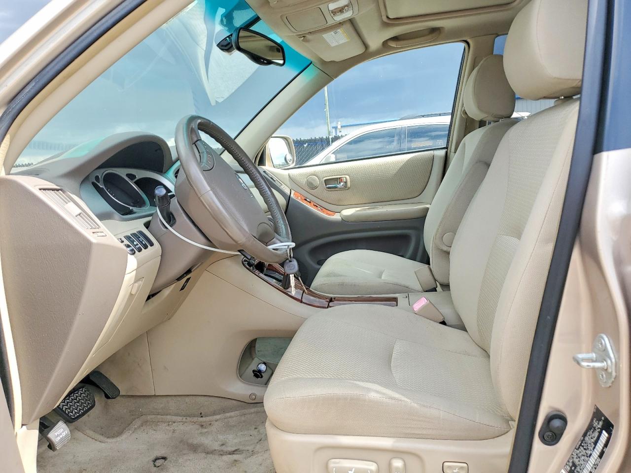 2005 Toyota Highlander Beige vin: JTEDP21A450051939