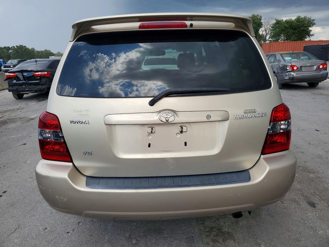 2005 Toyota Highlander Beige vin: JTEDP21A450051939