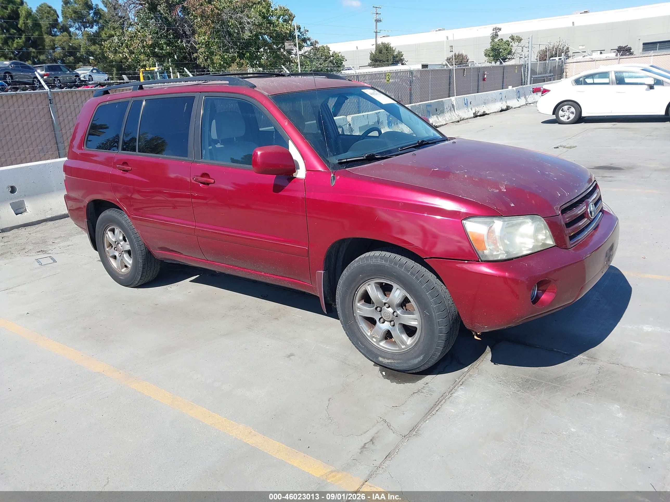 2005 Toyota Highlander V6 Maroon vin: JTEDP21A450085301