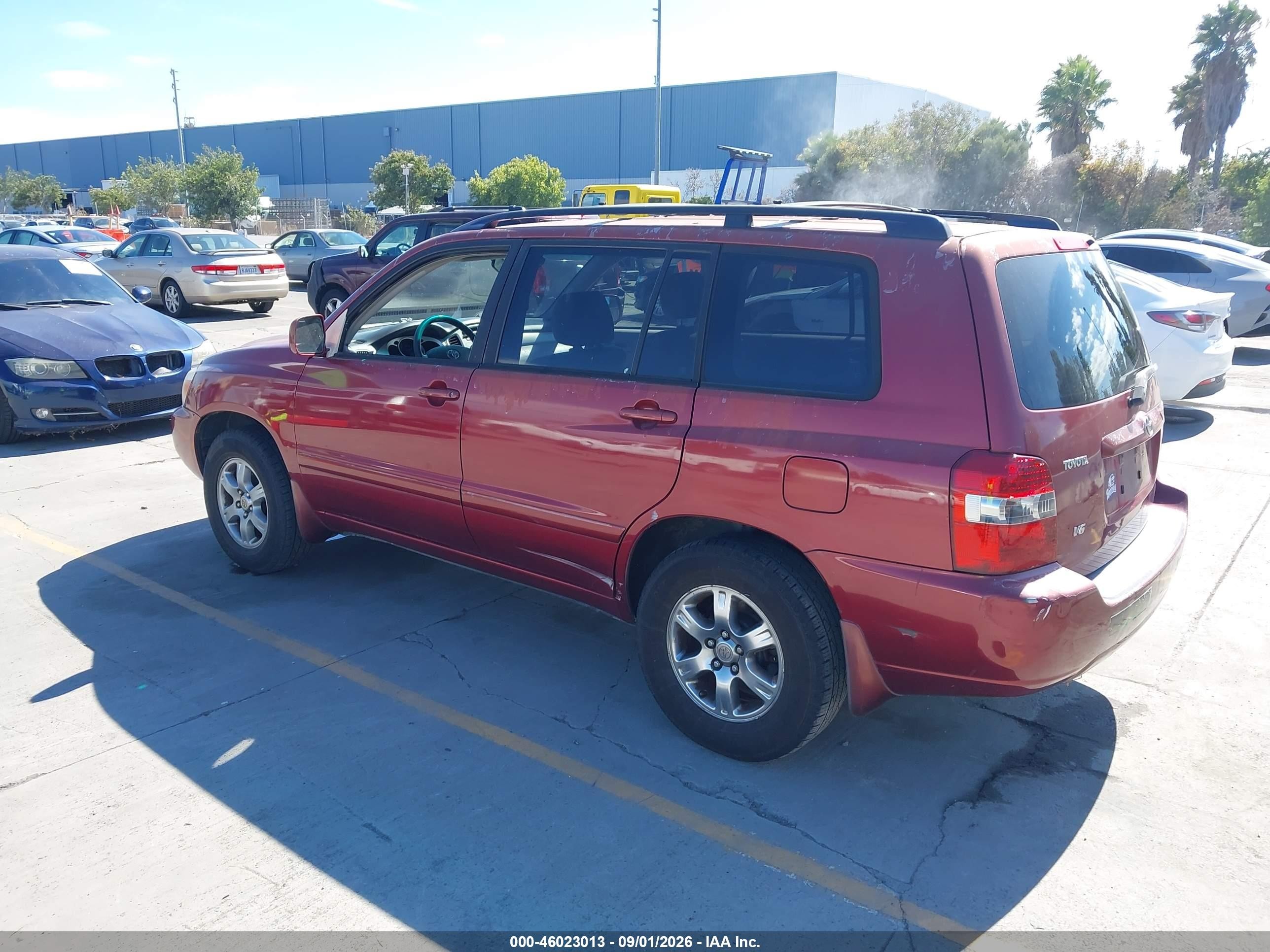 2005 Toyota Highlander V6 Maroon vin: JTEDP21A450085301