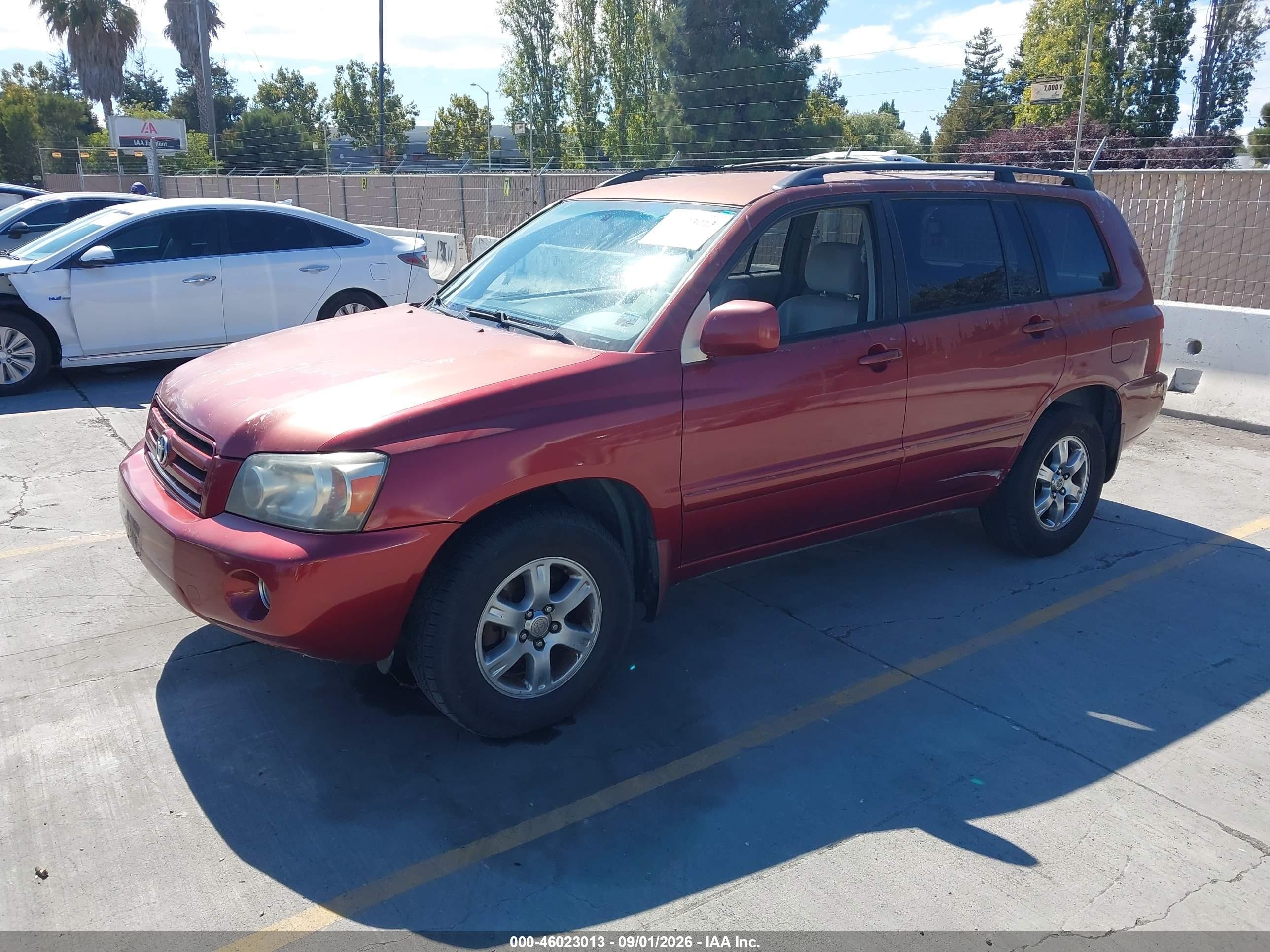 2005 Toyota Highlander V6 Maroon vin: JTEDP21A450085301