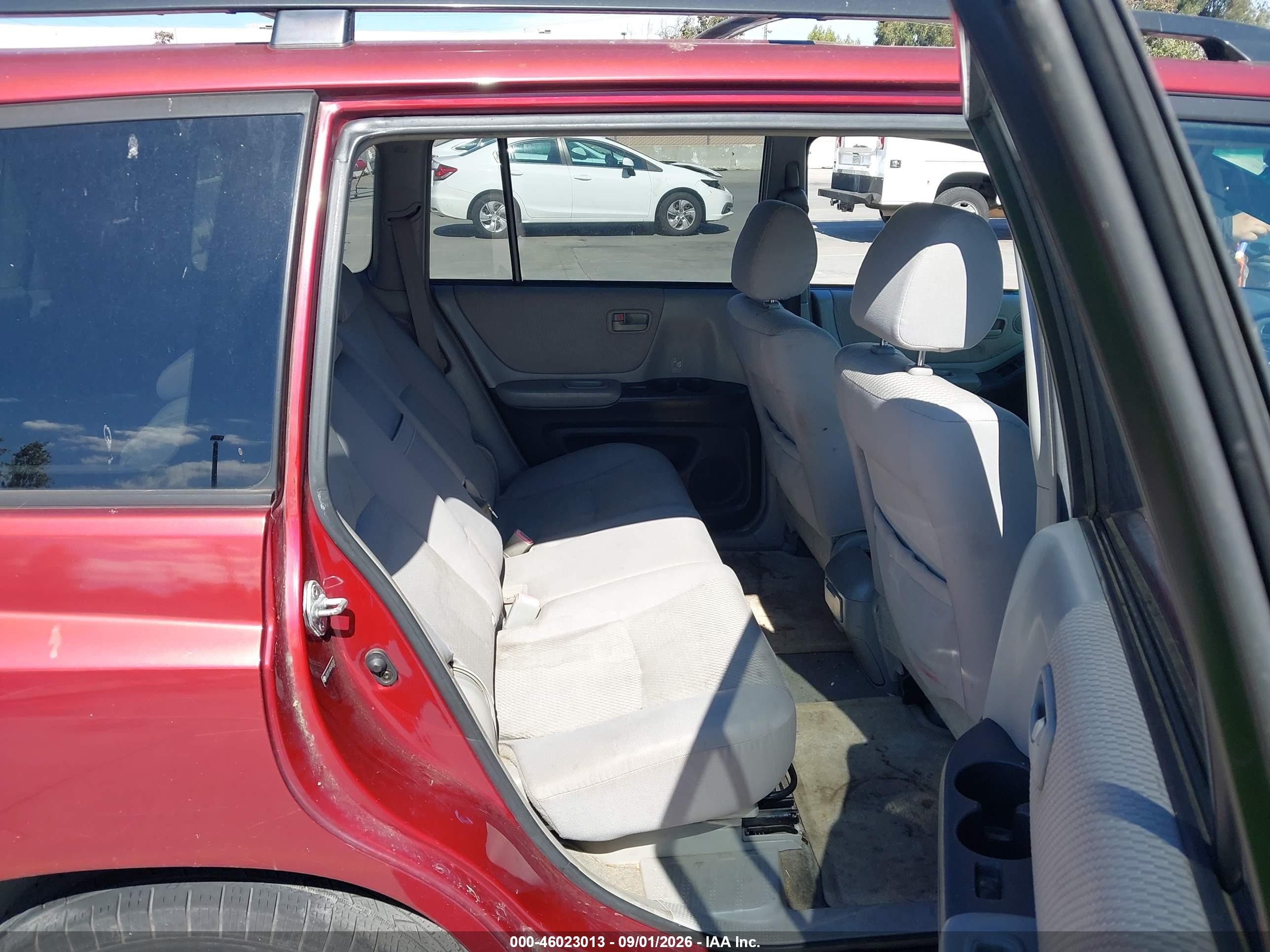 2005 Toyota Highlander V6 Maroon vin: JTEDP21A450085301