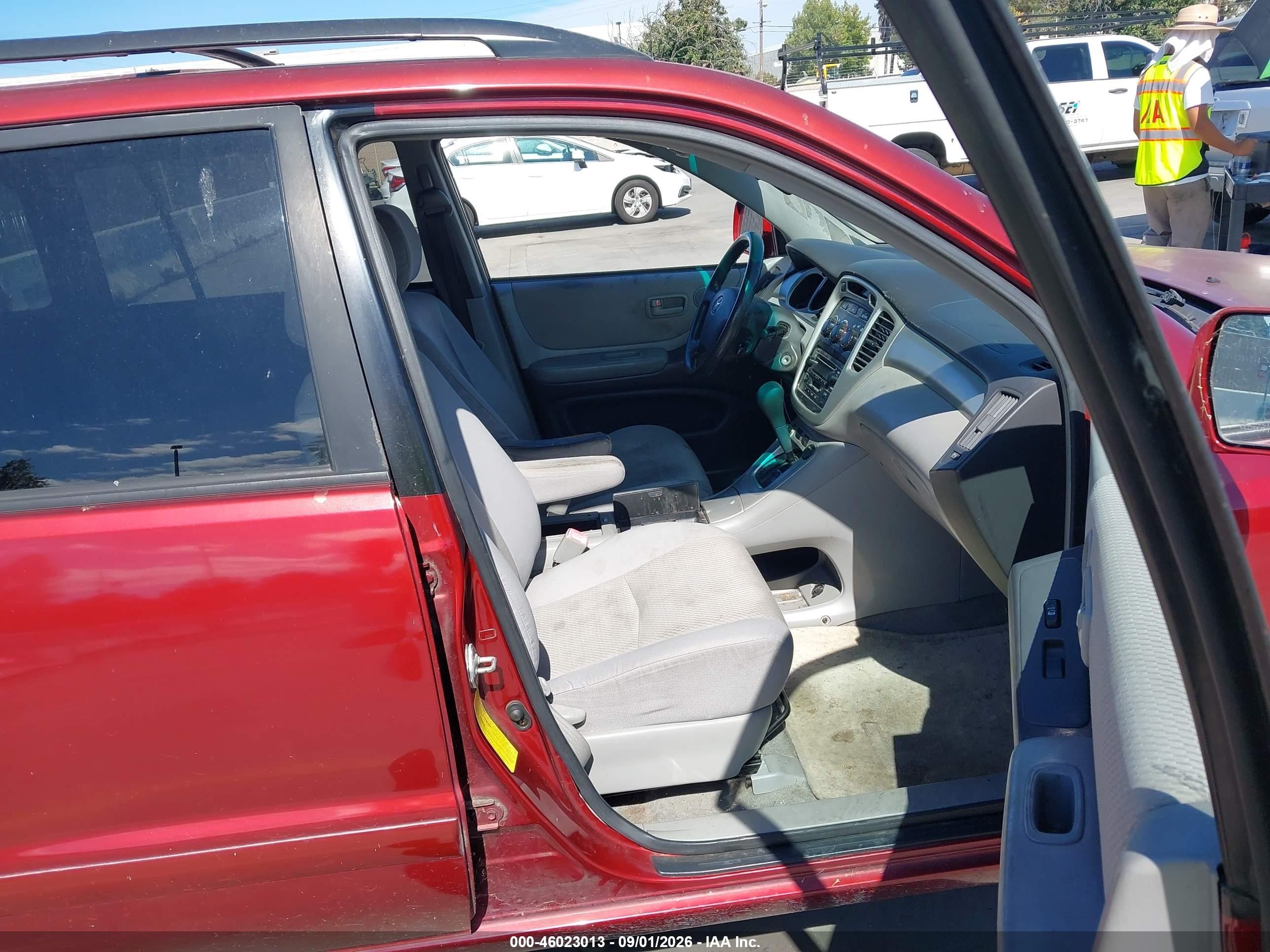 2005 Toyota Highlander V6 Maroon vin: JTEDP21A450085301