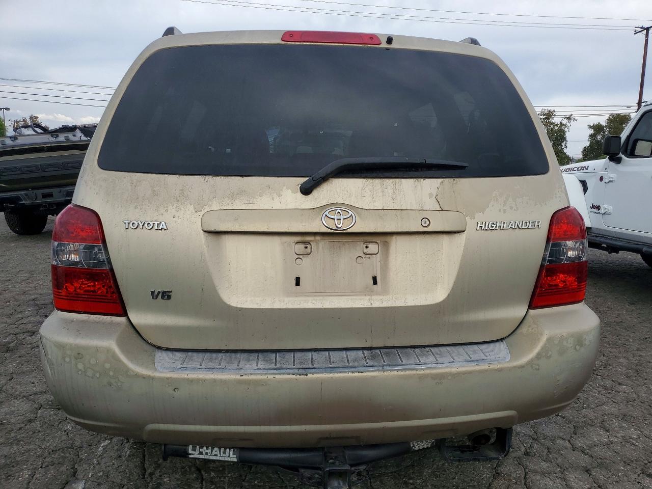 2006 Toyota Highlander Base Tan vin: JTEDP21A460097983