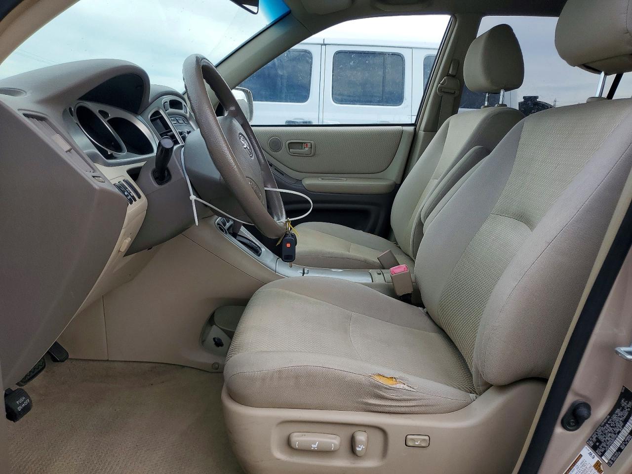 2006 Toyota Highlander Base Tan vin: JTEDP21A460097983