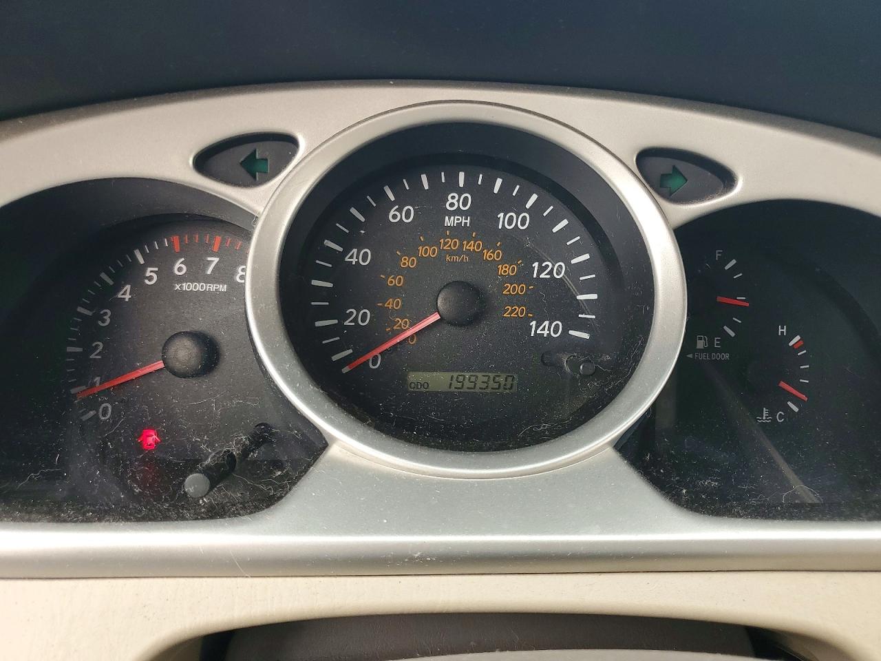 2006 Toyota Highlander Base Tan vin: JTEDP21A460097983