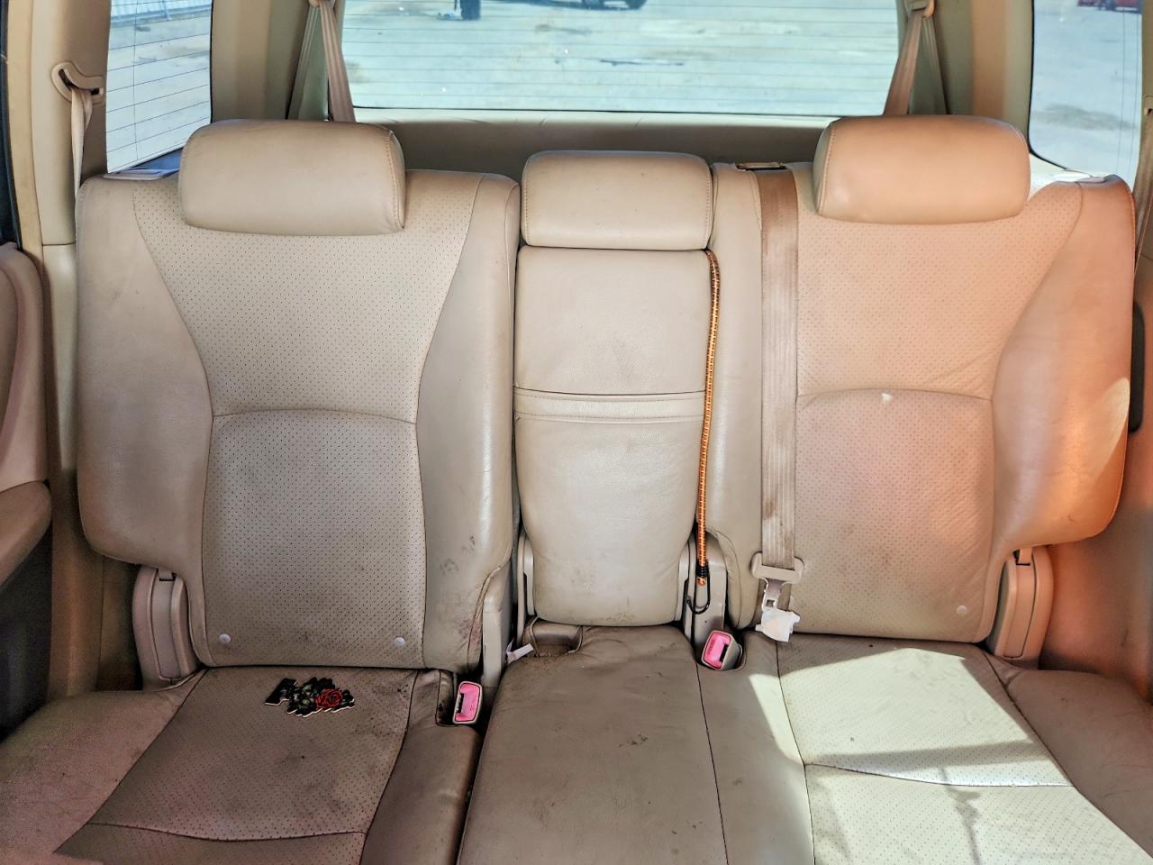 2006 Toyota Highlander Base White vin: JTEDP21A460107511