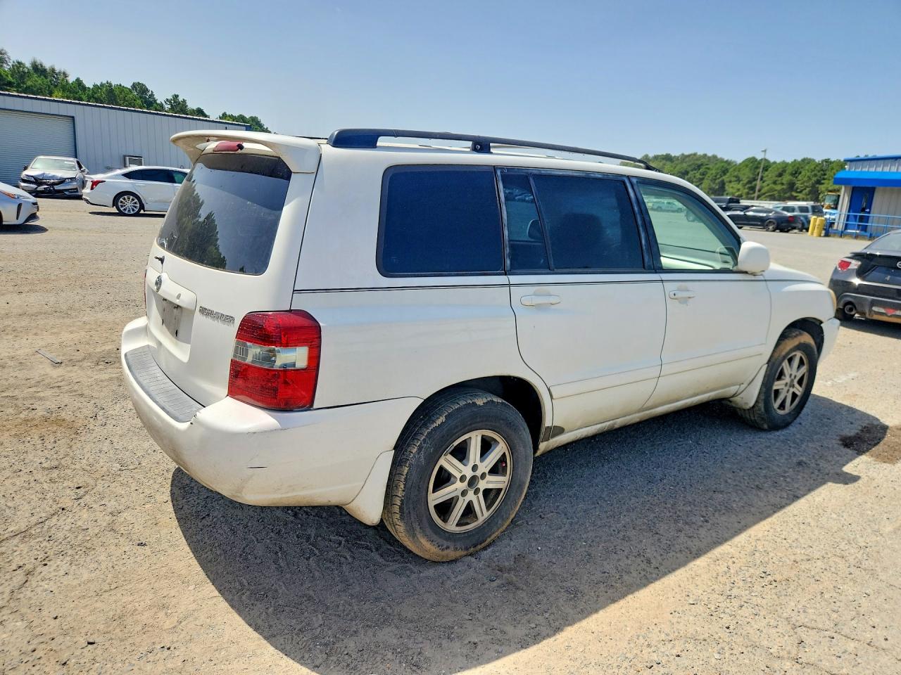 2006 Toyota Highlander Base White vin: JTEDP21A460107511
