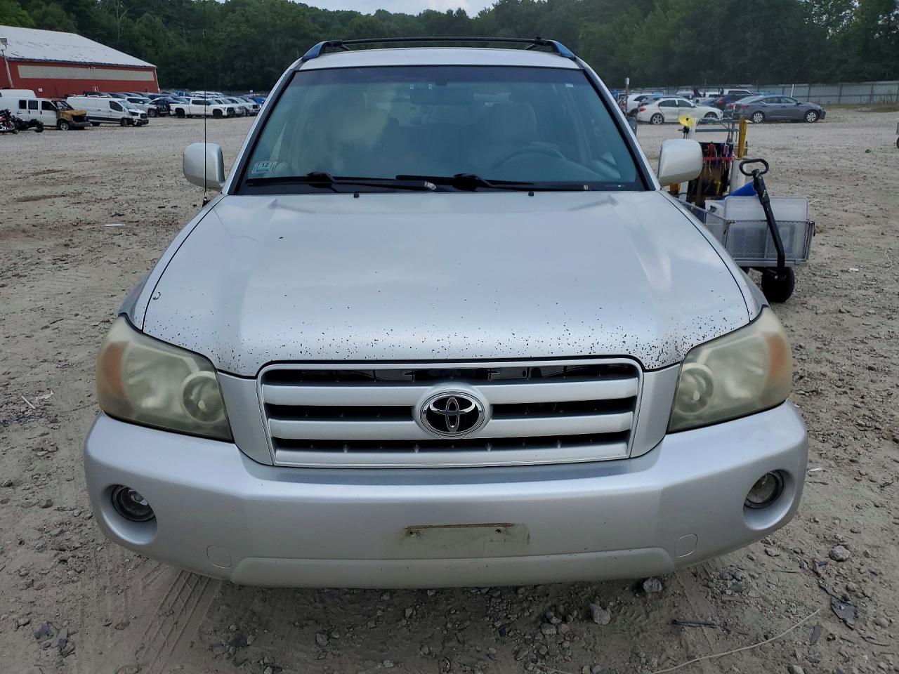 2006 Toyota Highlander Base Silver vin: JTEDP21A460113468