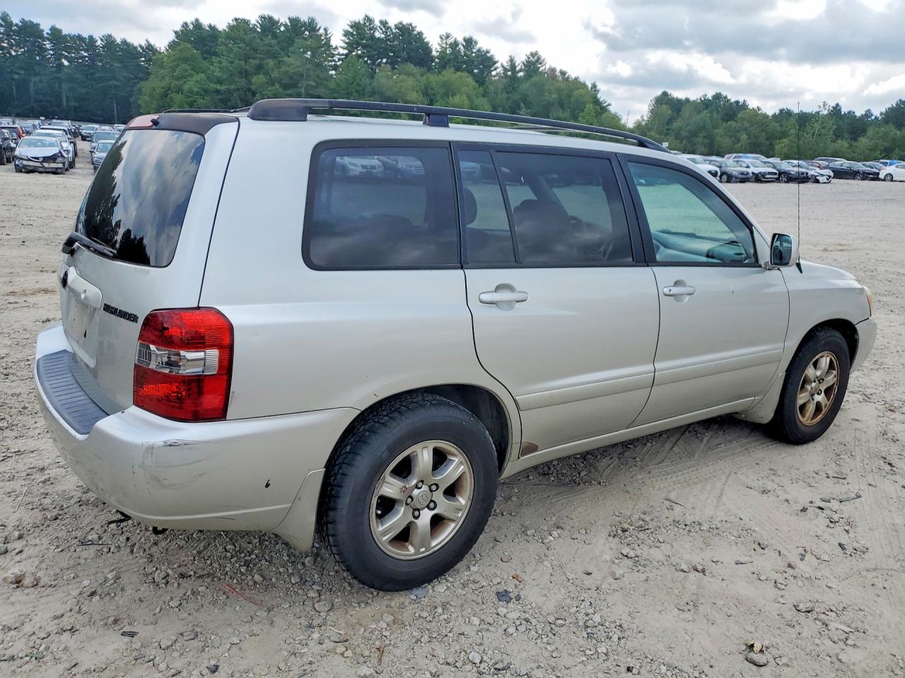 2006 Toyota Highlander Base Silver vin: JTEDP21A460113468