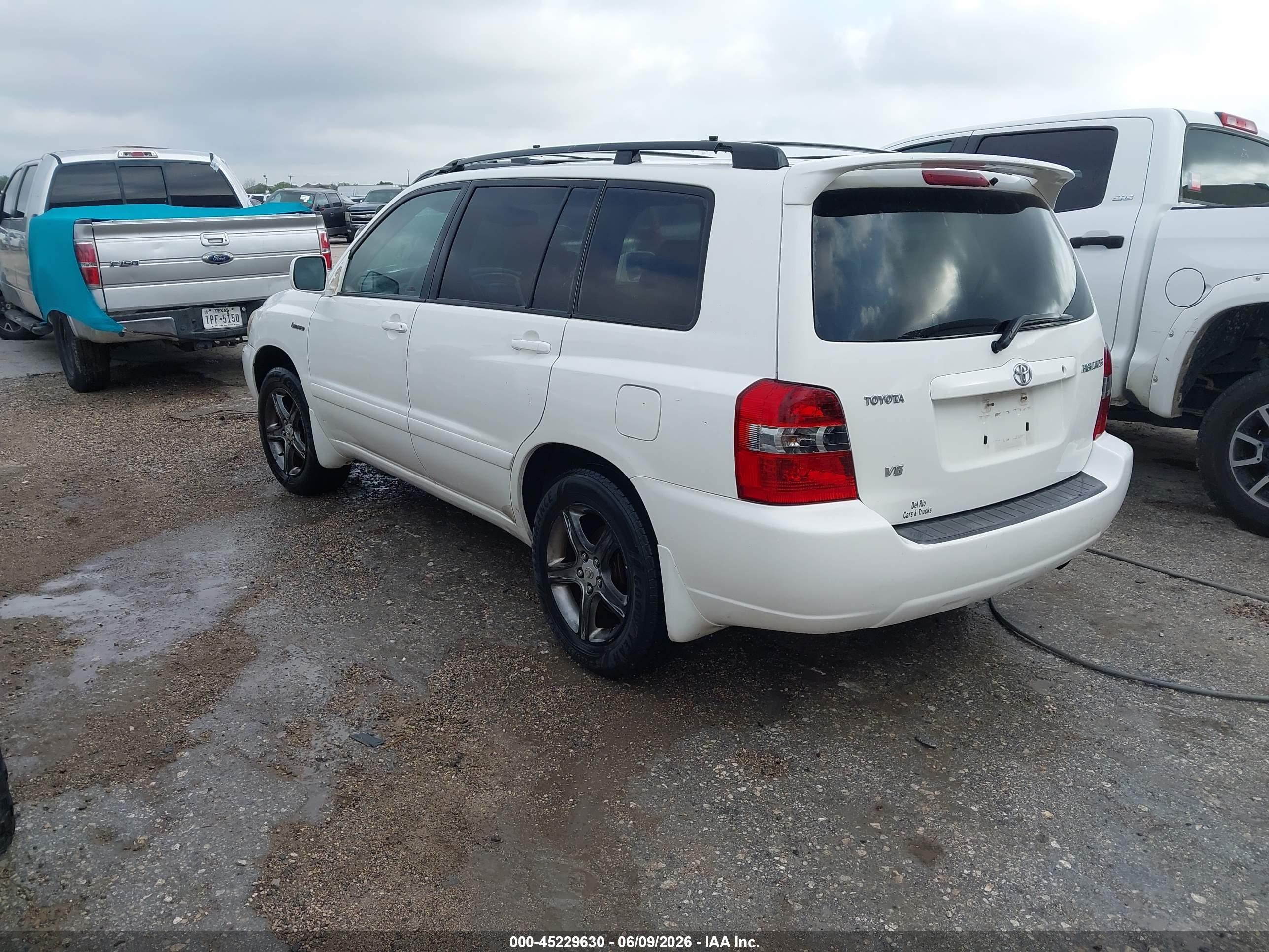 2004 Toyota Highlander Limited V6 White vin: JTEDP21A540018253