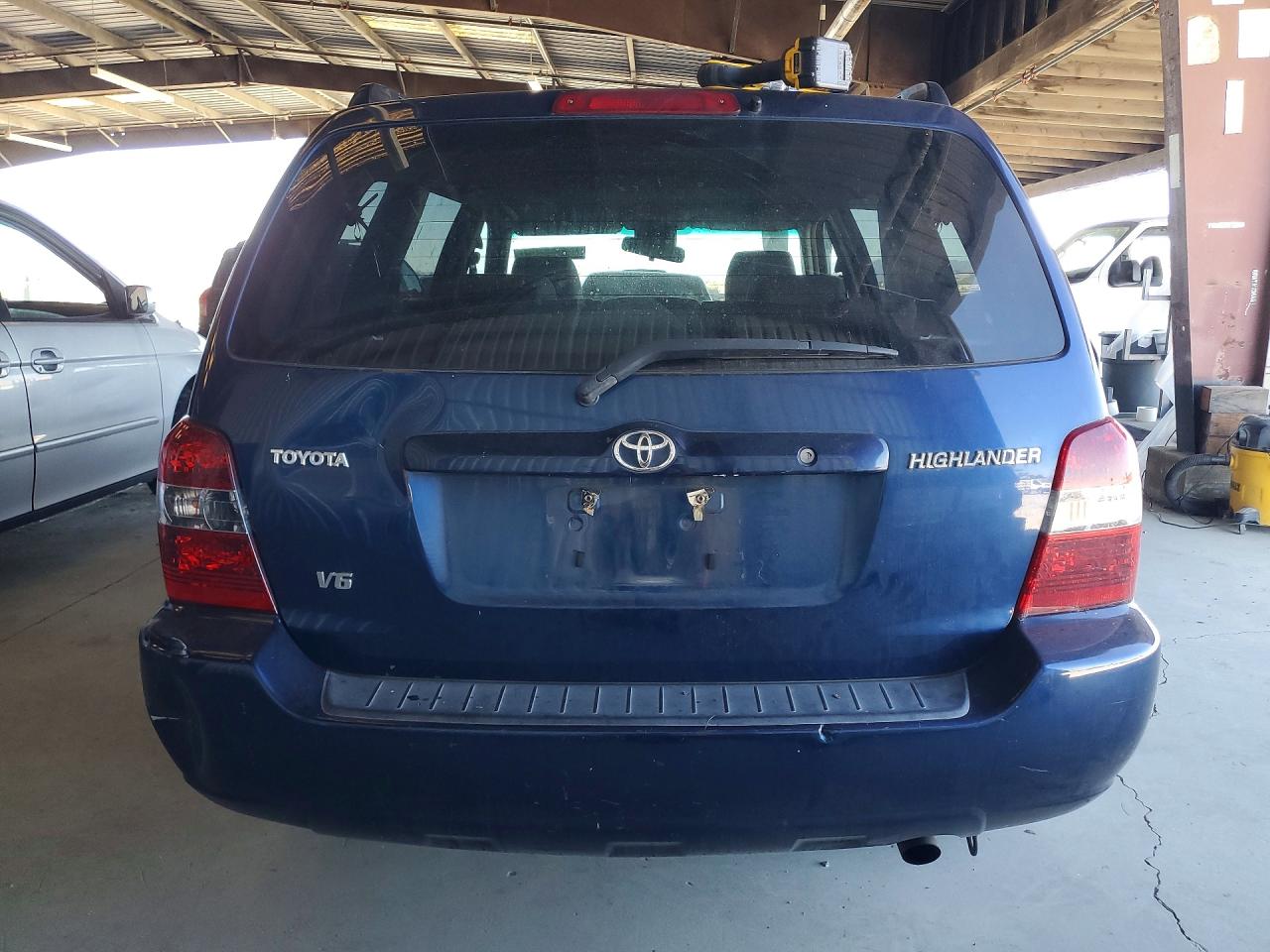 2004 Toyota Highlander Base Blue vin: JTEDP21A540032511