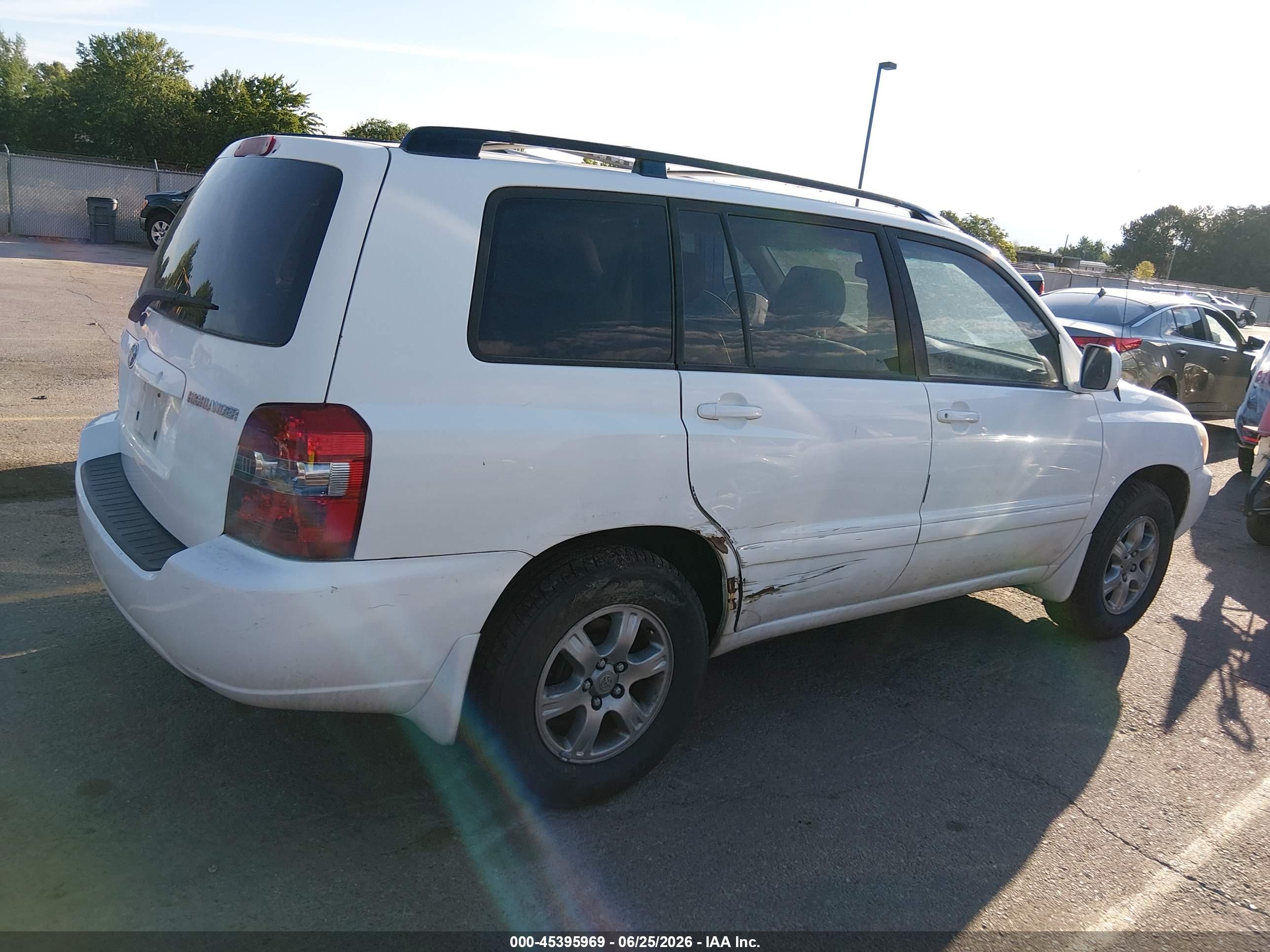 2005 Toyota Highlander V6 White vin: JTEDP21A550046992