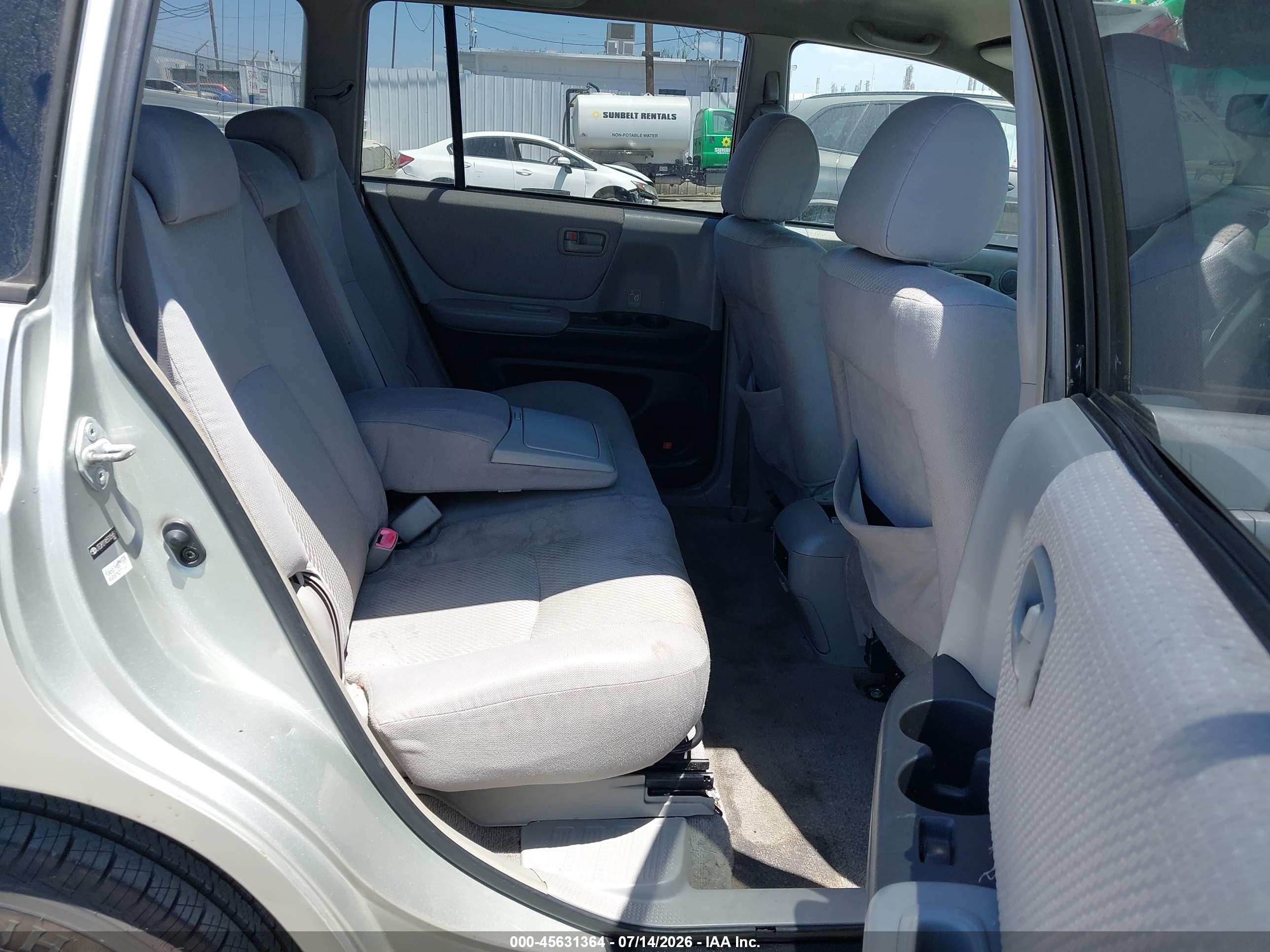 2005 Toyota Highlander V6 Silver vin: JTEDP21A550056549