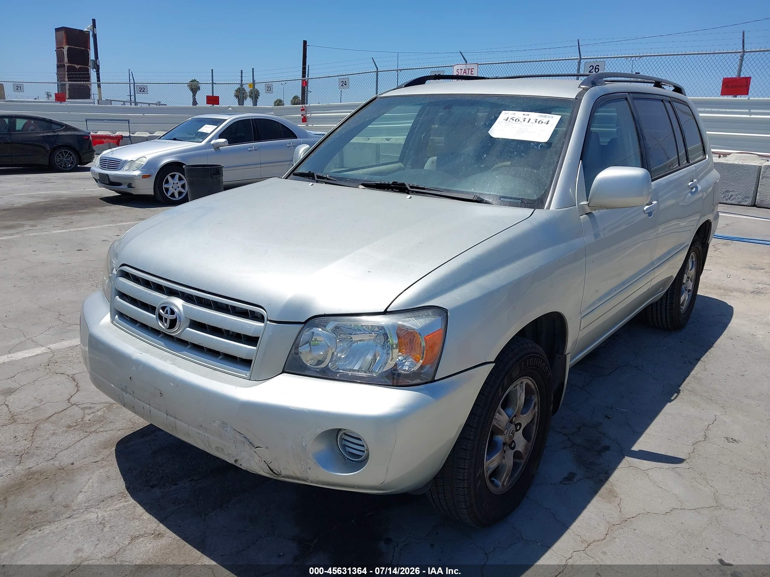 2005 Toyota Highlander V6 Silver vin: JTEDP21A550056549