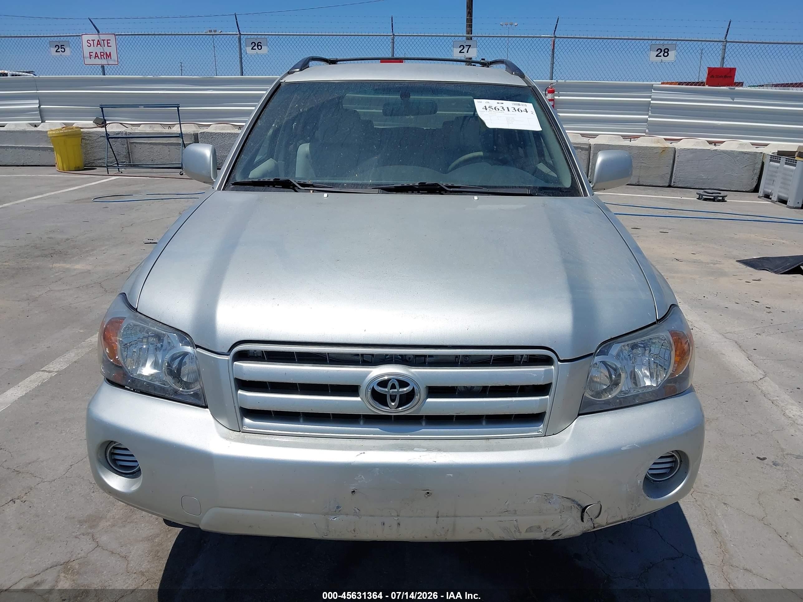 2005 Toyota Highlander V6 Silver vin: JTEDP21A550056549