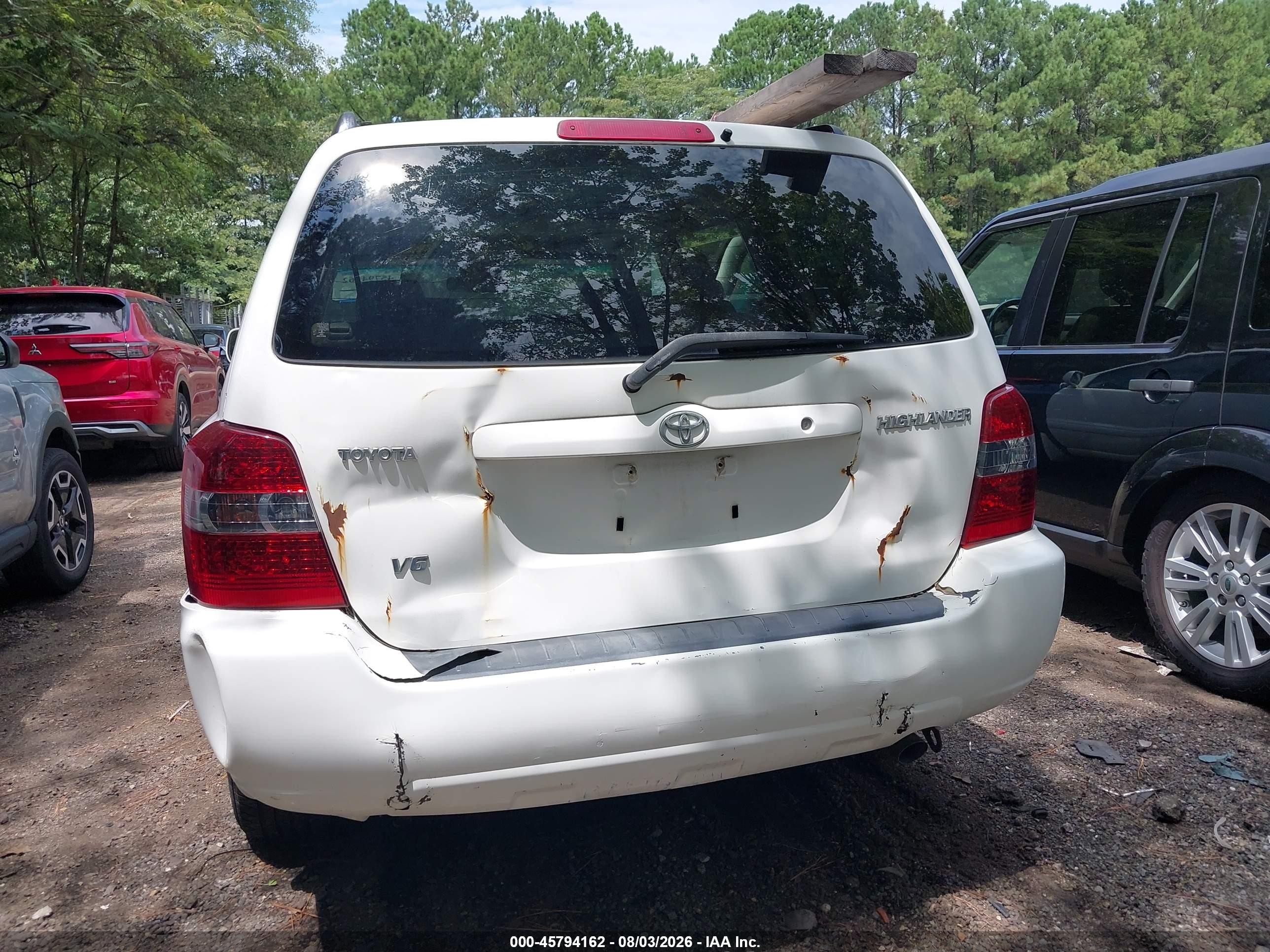2005 Toyota Highlander V6 White vin: JTEDP21A550069835
